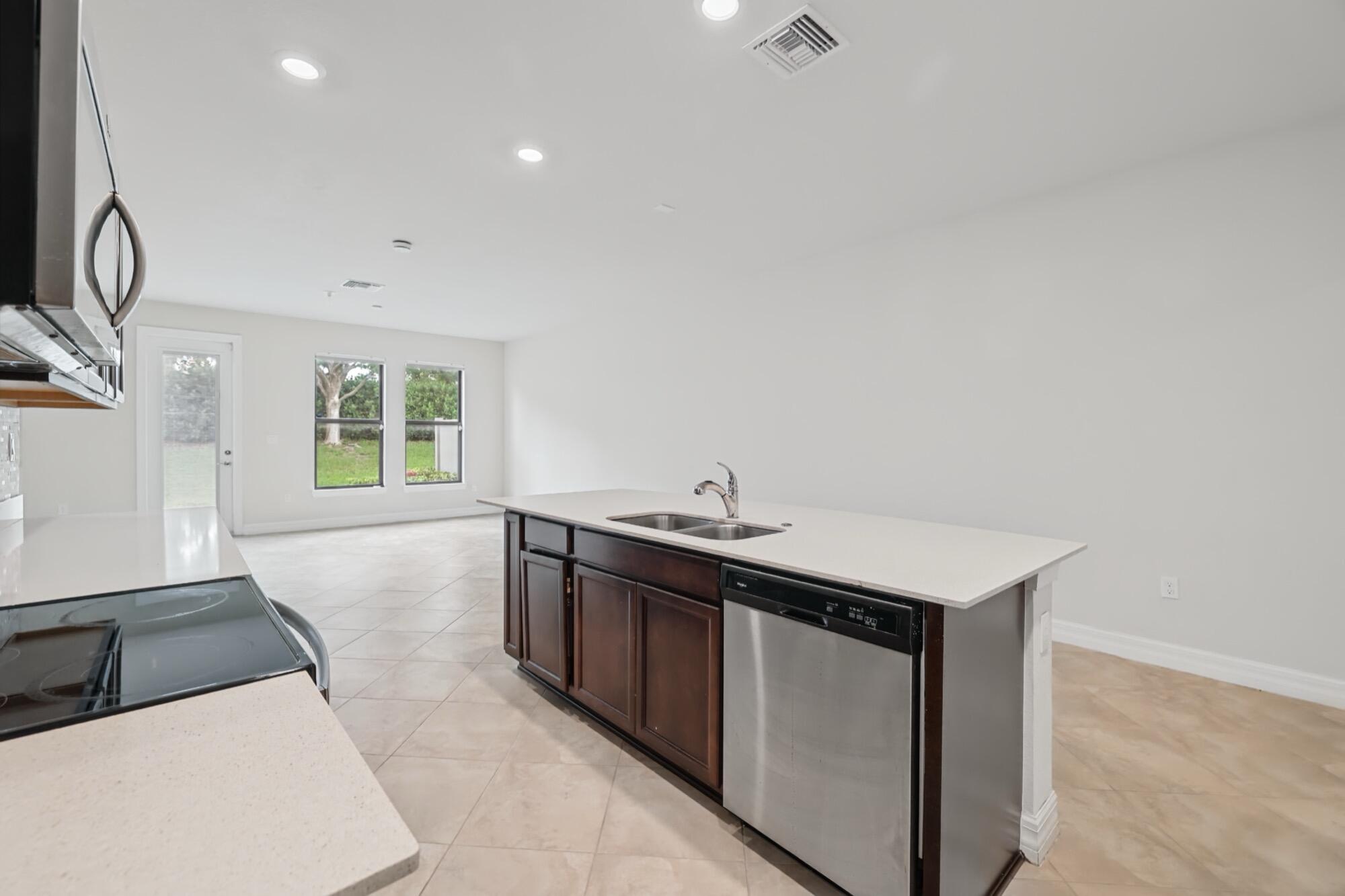 4488 Appleton Circle E Property Photo 11