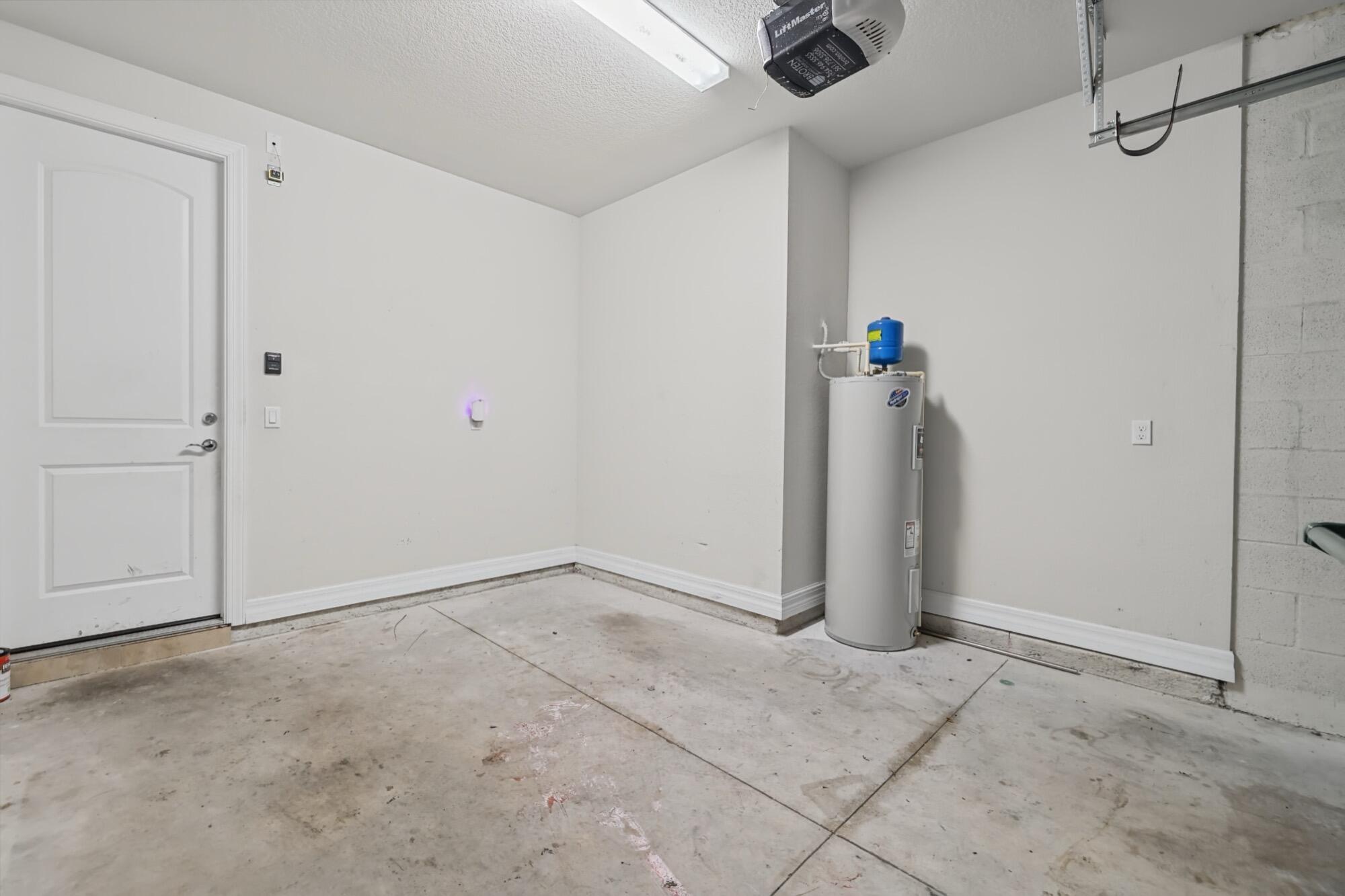 4488 Appleton Circle E Property Photo 35