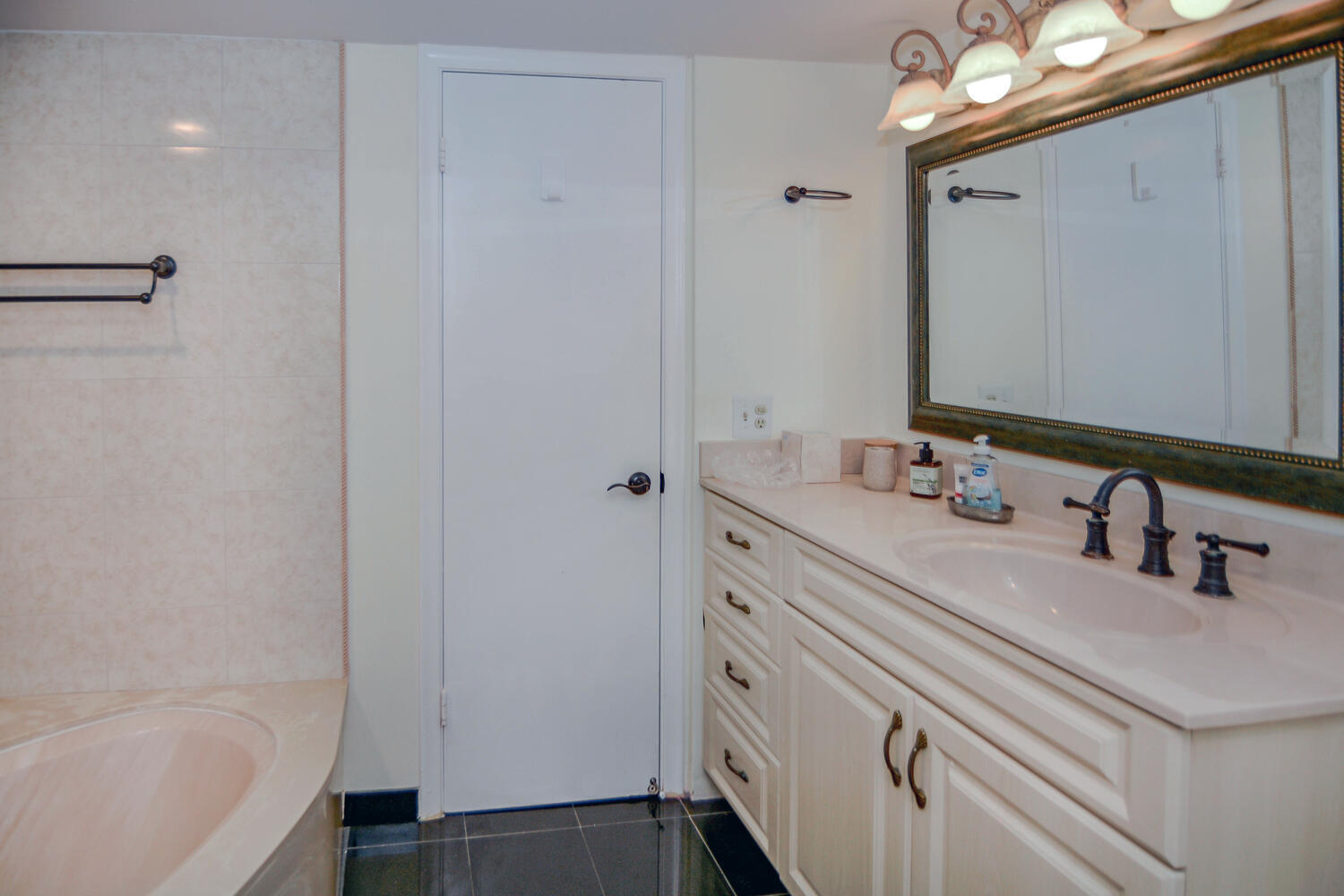 4200 N Ocean Drive 2-605 Property Photo 21
