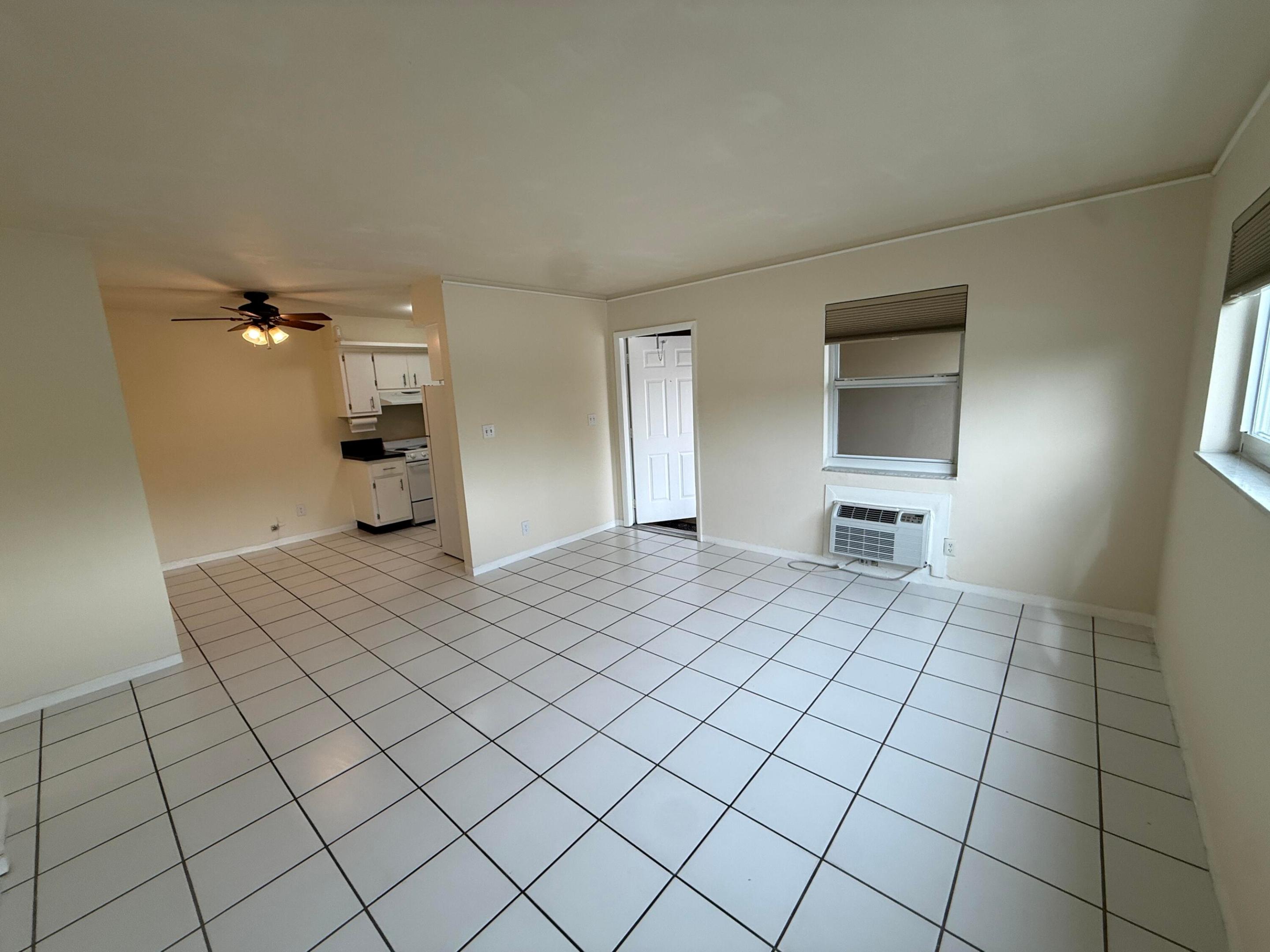 909 Se 14th Court 2 Property Photo 13