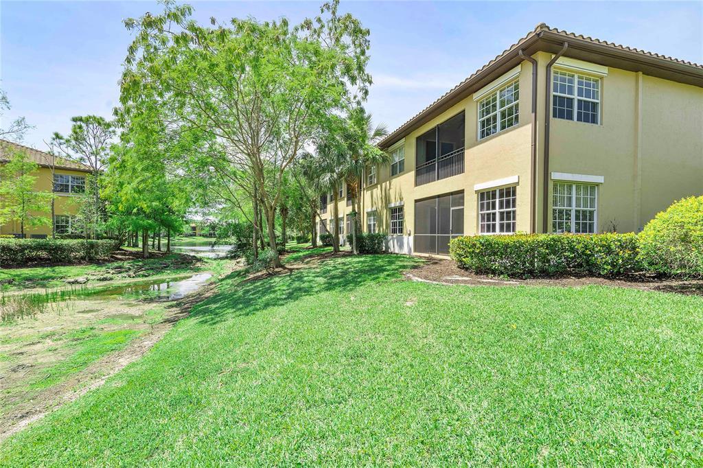 8140 Nw 128th Lane 10-a Property Photo 4