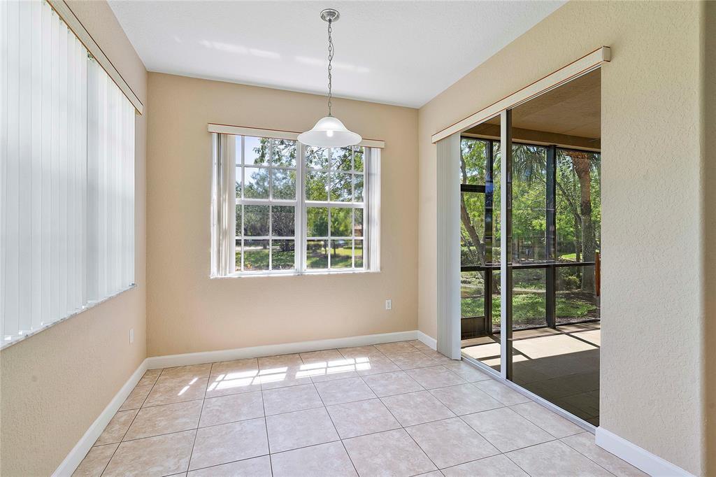 8140 Nw 128th Lane 10-a Property Photo 12