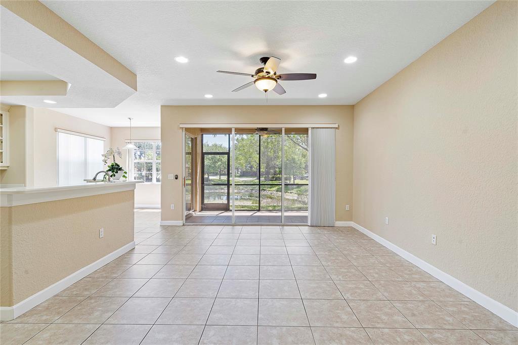 8140 Nw 128th Lane 10-a Property Photo 13
