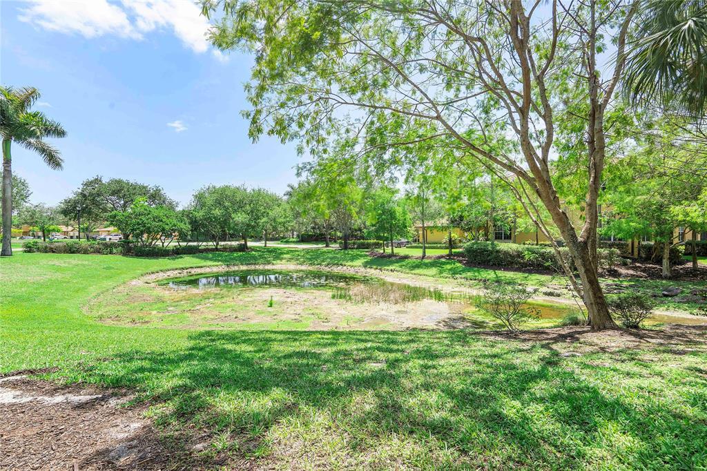 8140 Nw 128th Lane 10-a Property Photo 16