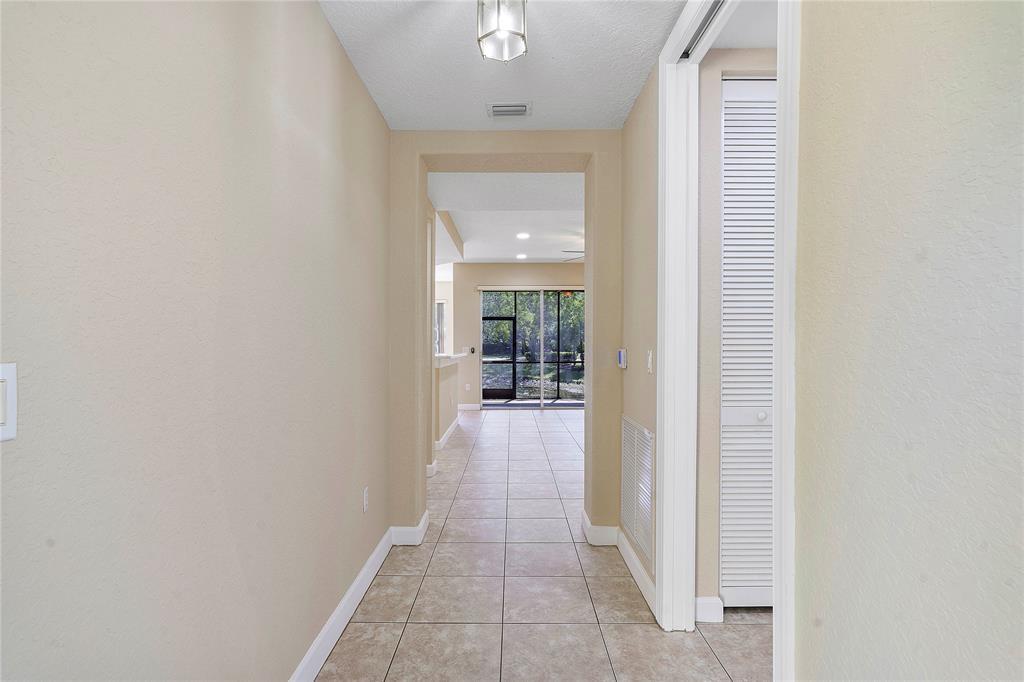 8140 Nw 128th Lane 10-a Property Photo 18