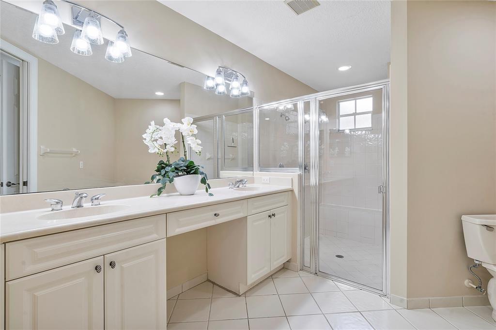 8140 Nw 128th Lane 10-a Property Photo 19