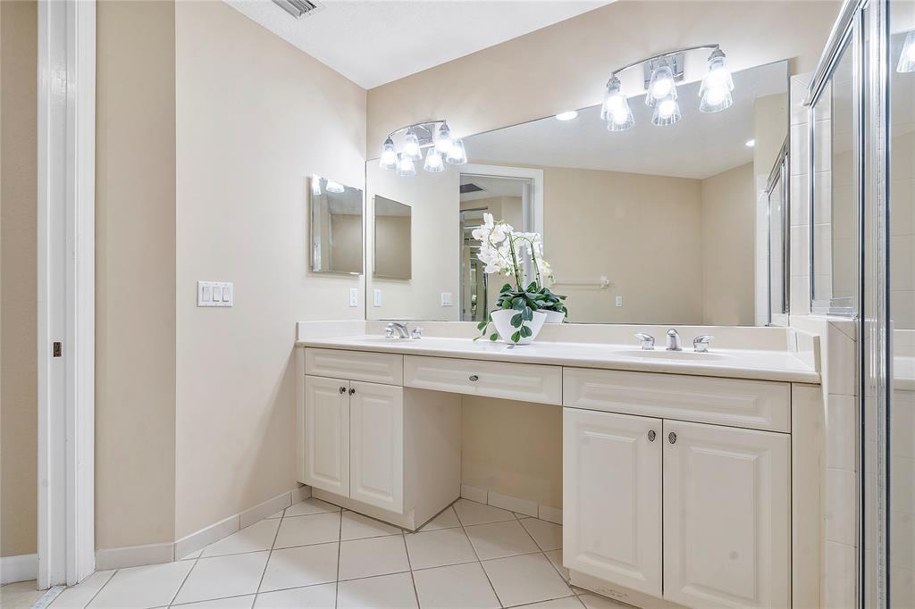 8140 Nw 128th Lane 10-a Property Photo 20
