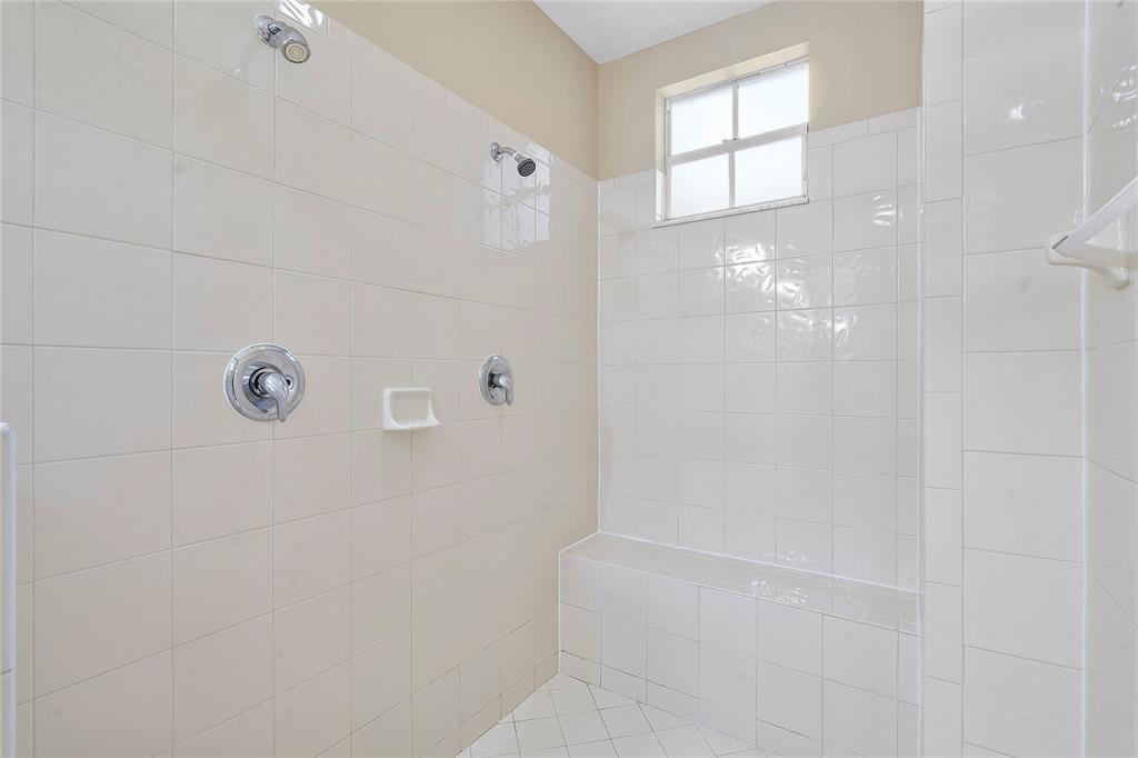 8140 Nw 128th Lane 10-a Property Photo 21