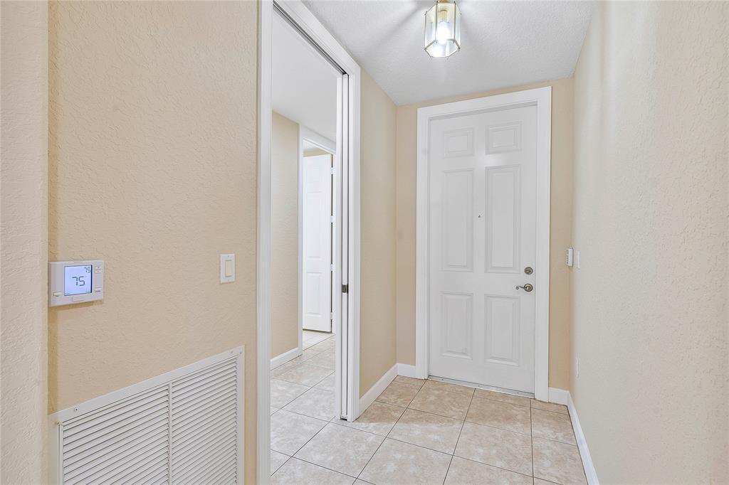 8140 Nw 128th Lane 10-a Property Photo 25