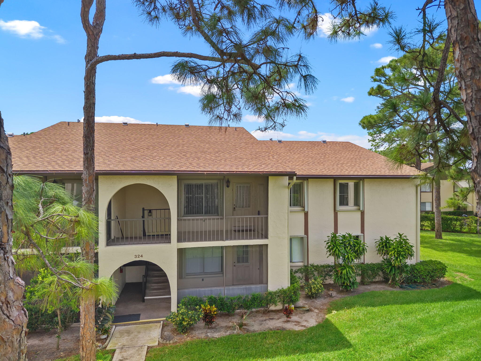 324 Knotty Pine Circle B-2 Property Photo 3