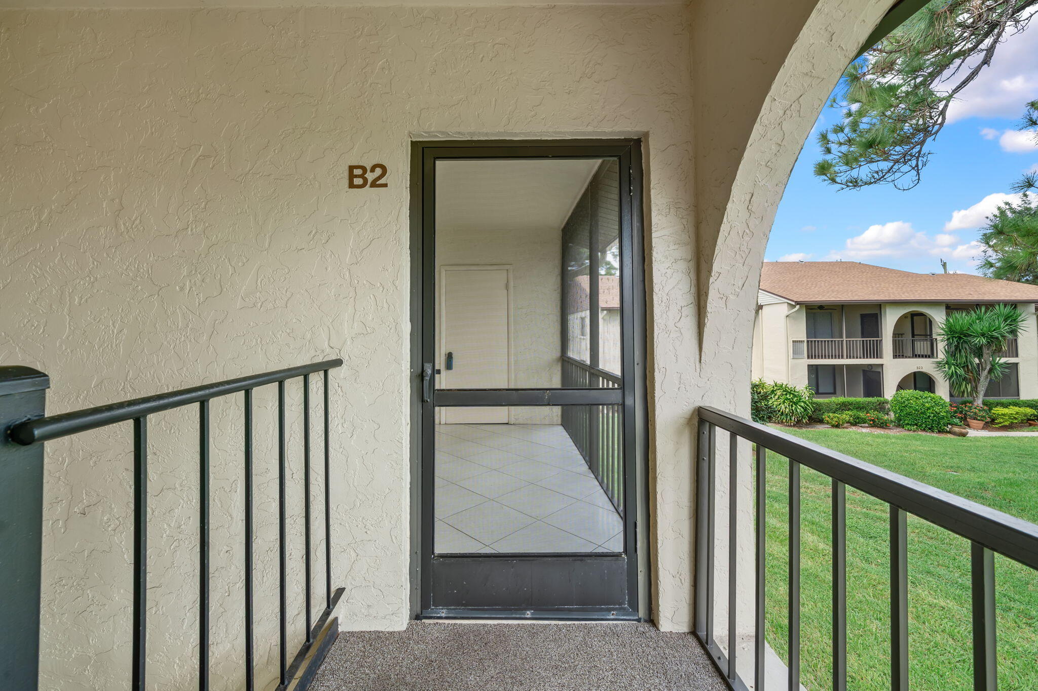 324 Knotty Pine Circle B-2 Property Photo 5