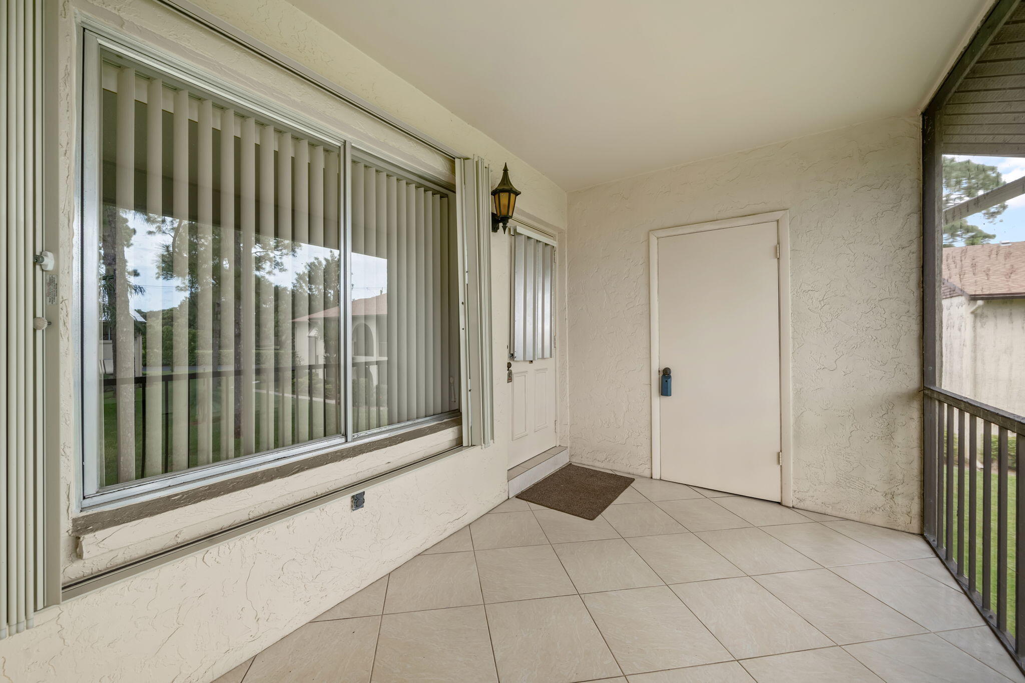 324 Knotty Pine Circle B-2 Property Photo 8