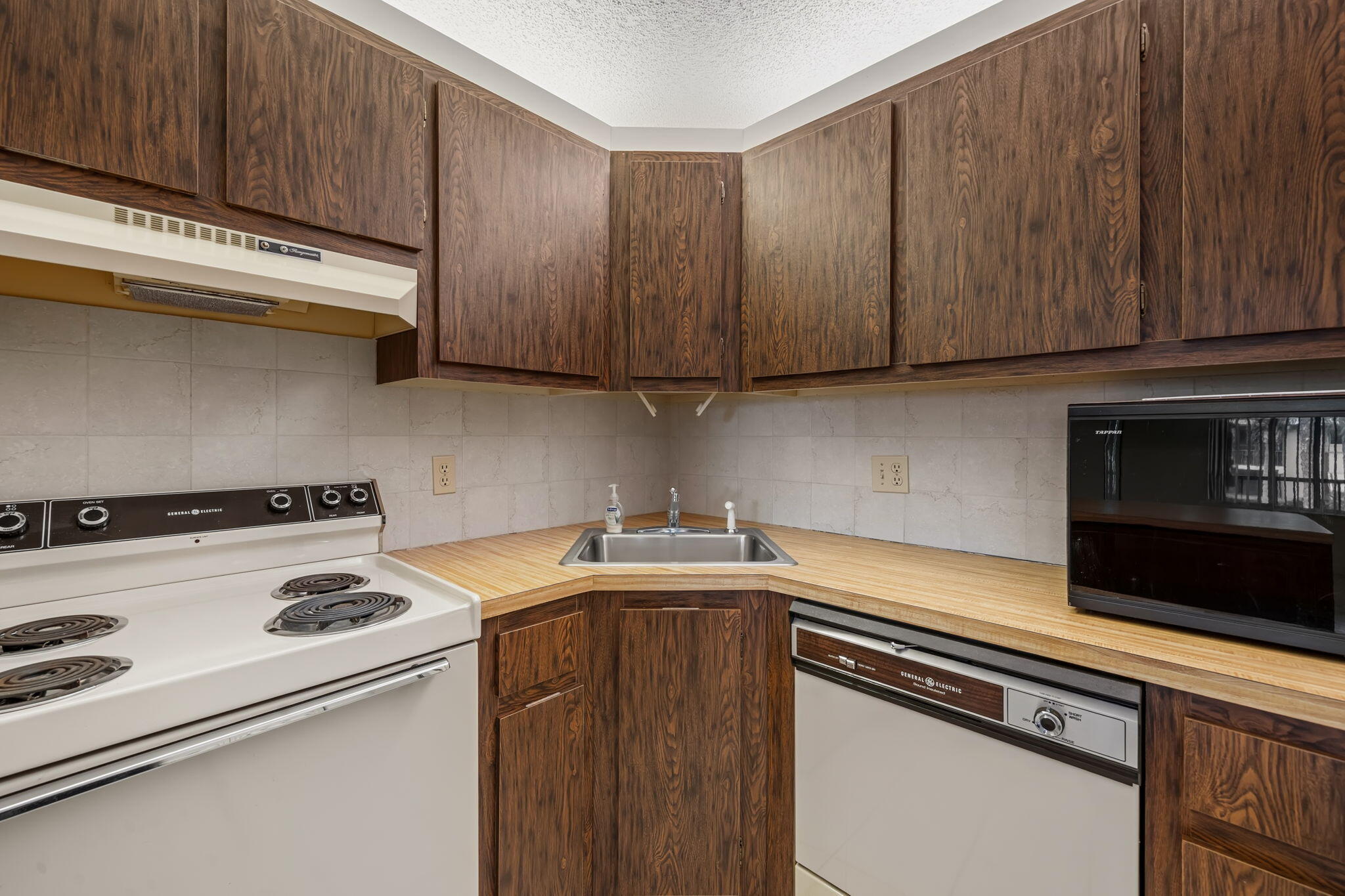 324 Knotty Pine Circle B-2 Property Photo 13