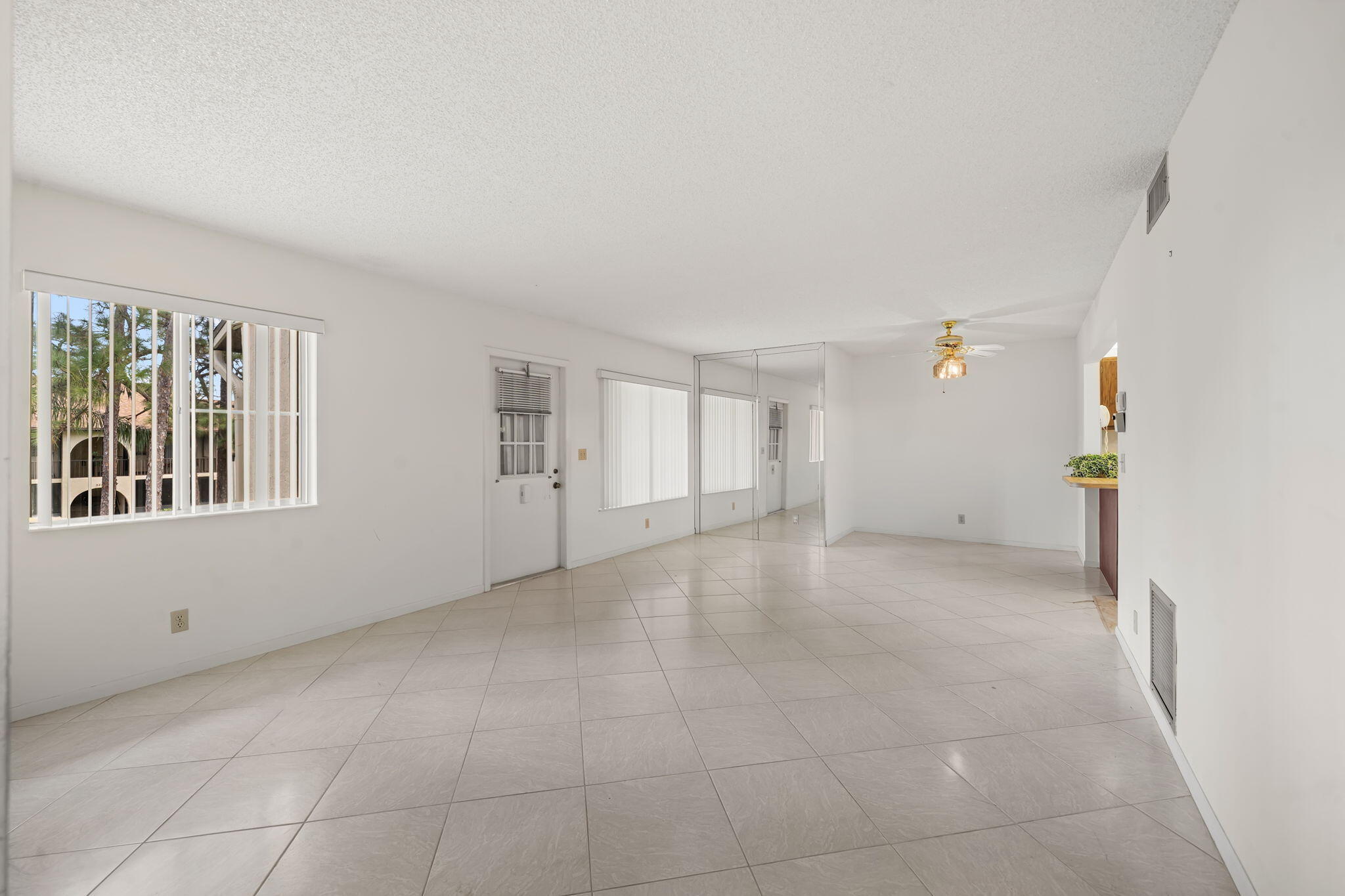 324 Knotty Pine Circle B-2 Property Photo 17