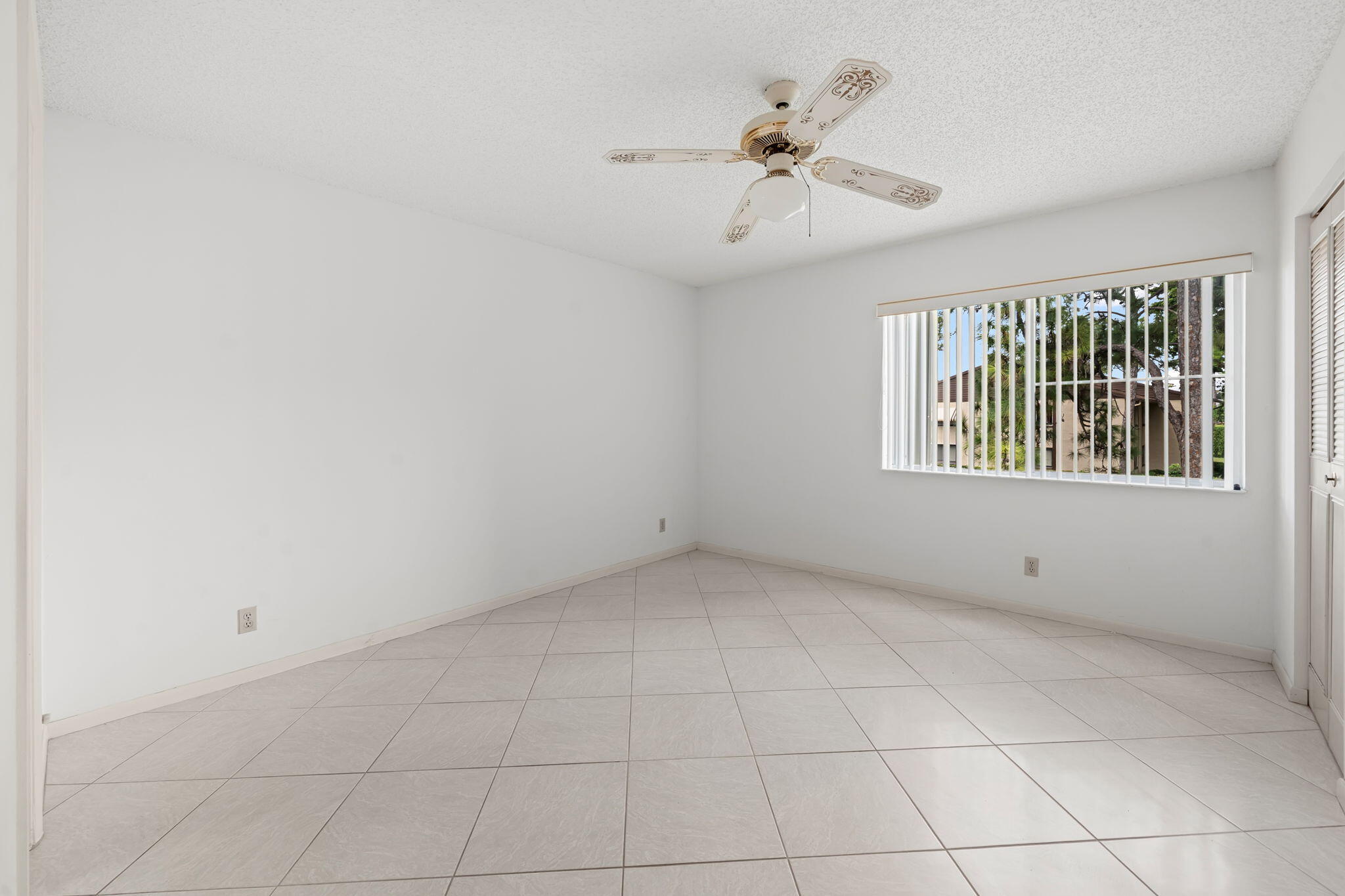 324 Knotty Pine Circle B-2 Property Photo 22