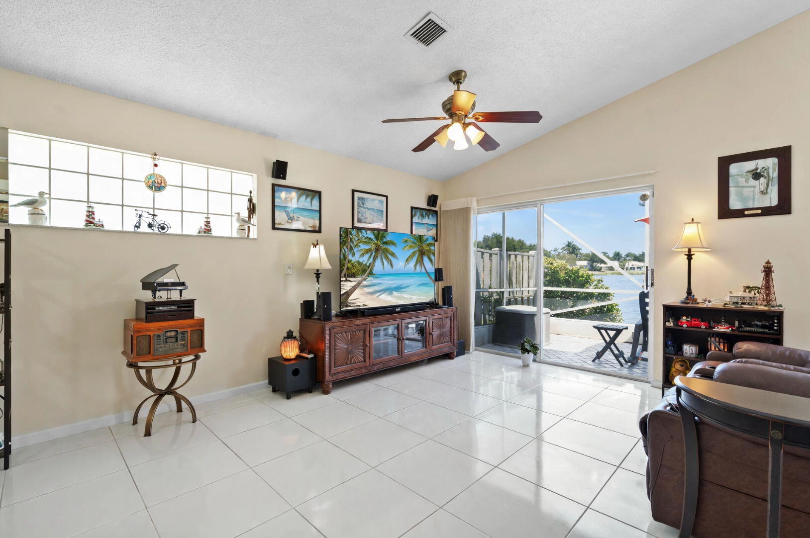 9847 Harbour Lake Circle Property Photo 6