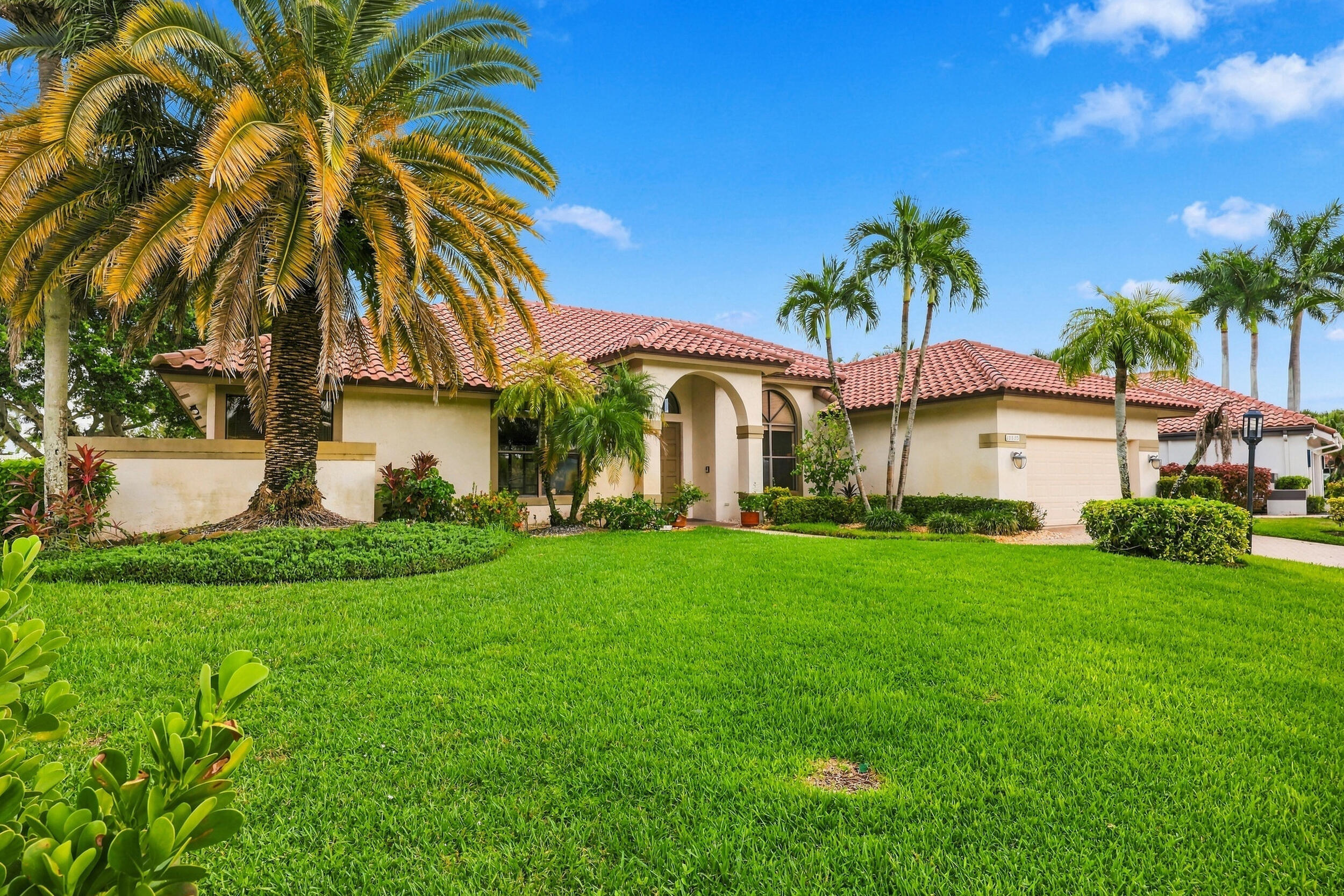 10695 Stonebridge Boulevard Property Photo 3