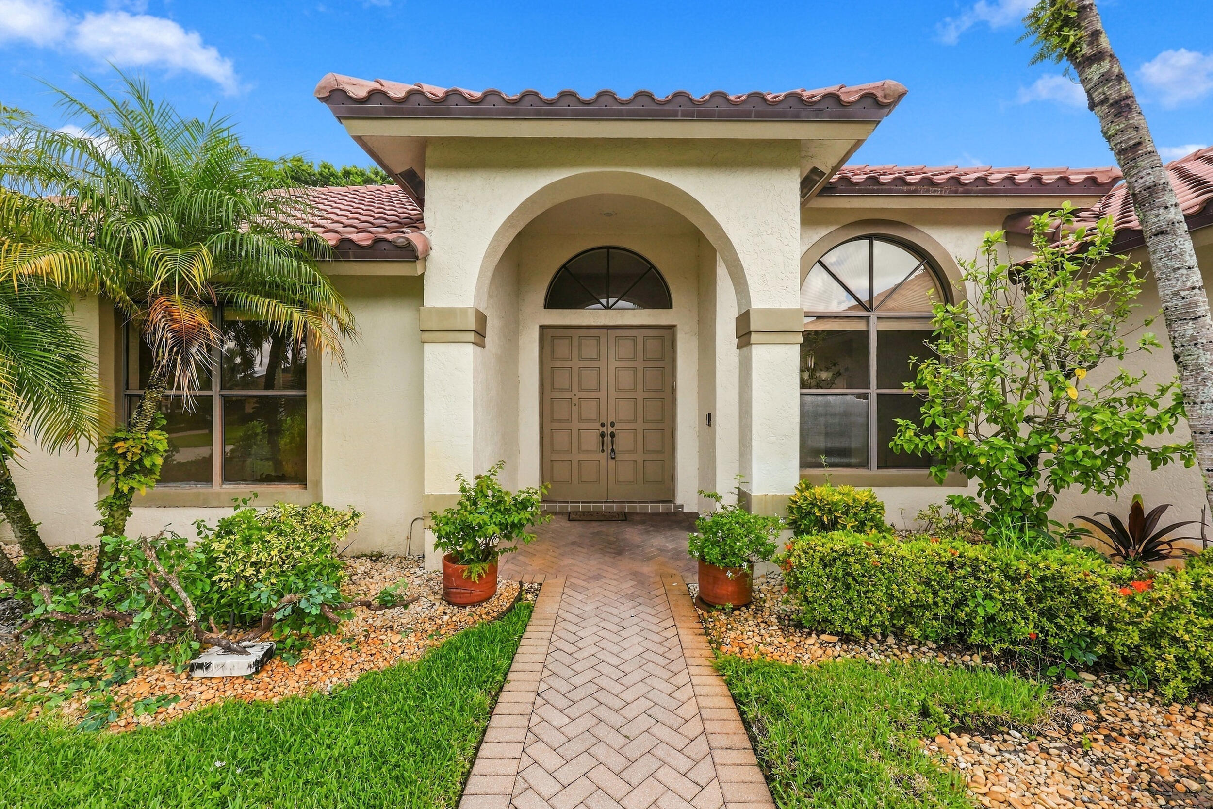 10695 Stonebridge Boulevard Property Photo 4