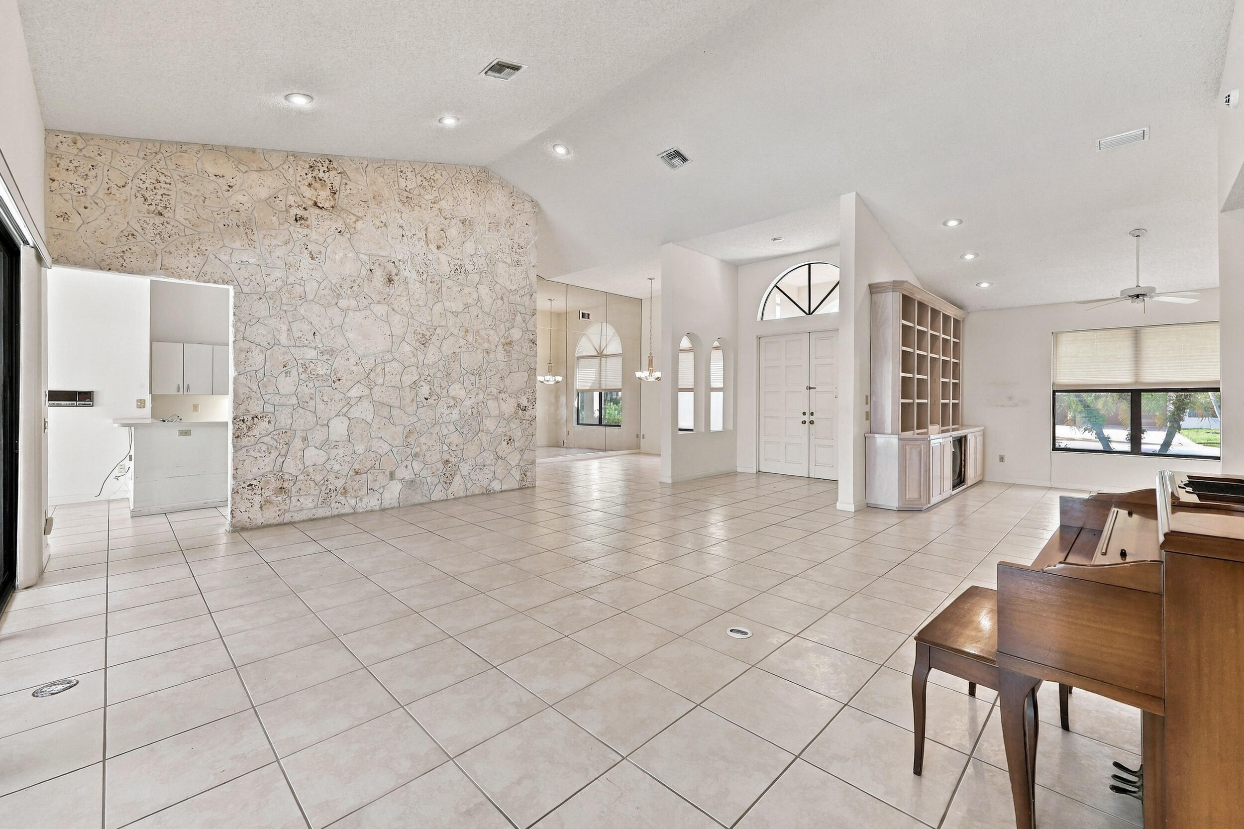 10695 Stonebridge Boulevard Property Photo 10