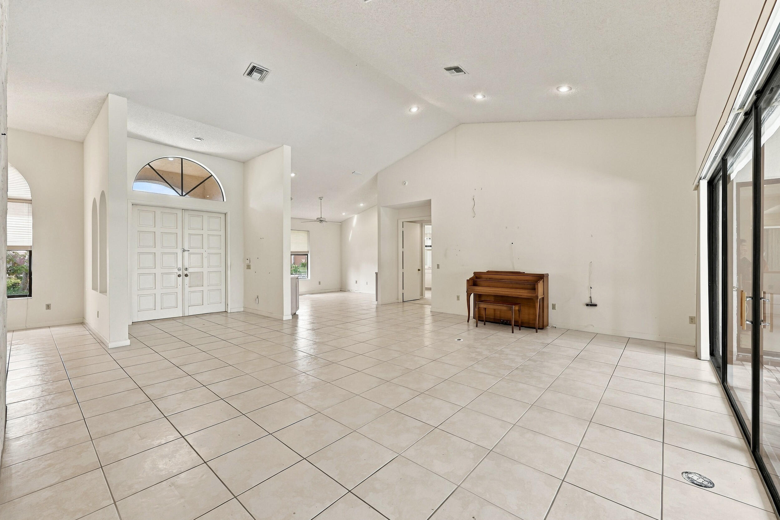10695 Stonebridge Boulevard Property Photo 11