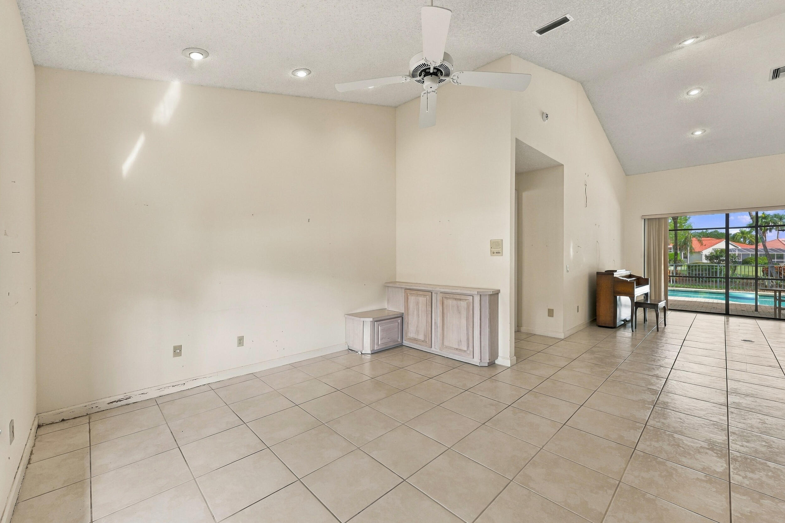 10695 Stonebridge Boulevard Property Photo 14