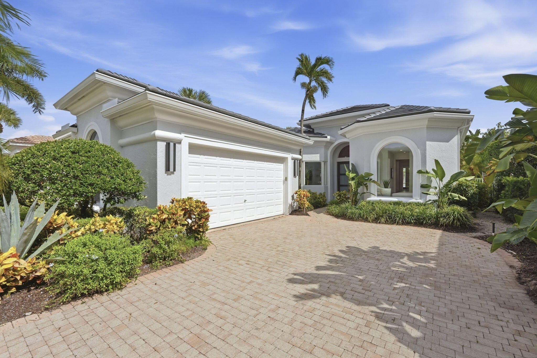 7695 VILLA D ESTE Way Property Photo 1