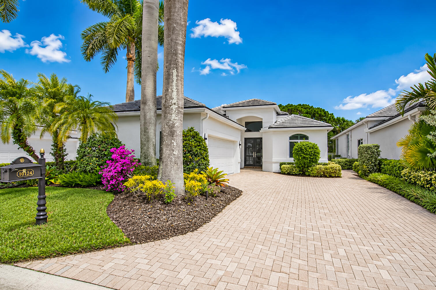 16124 Villa Vizcaya Place Property Photo 1