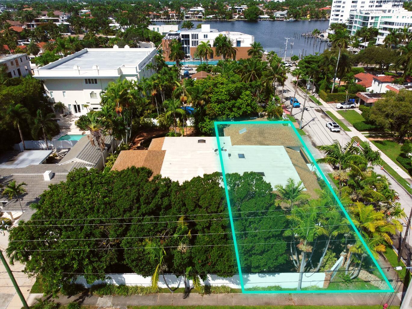401 Poinciana Drive Property Photo 3