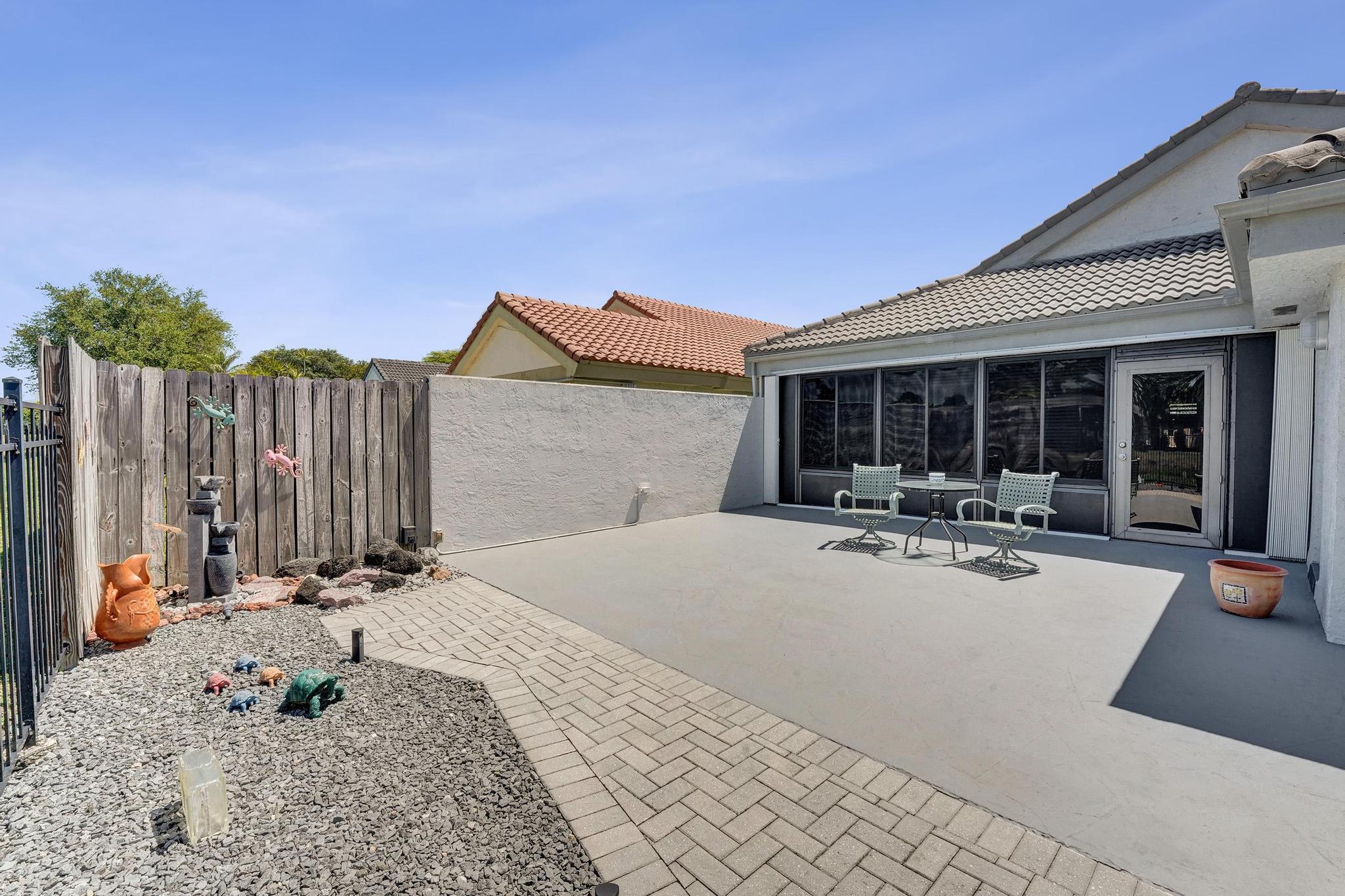9355 Nw 18th Drive Property Photo 6