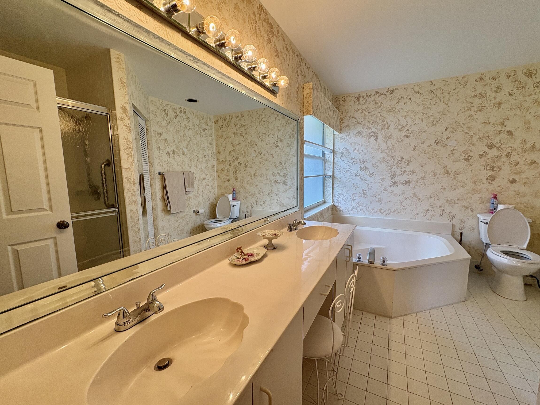 7702 Majestic Palm Drive Property Photo 30