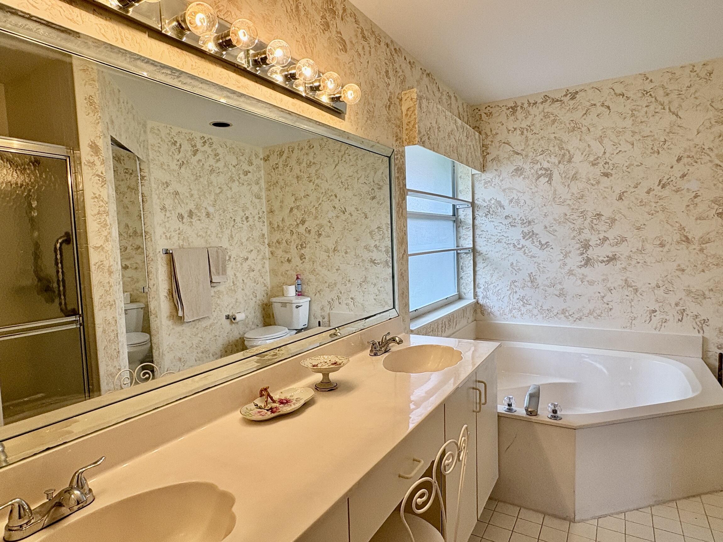 7702 Majestic Palm Drive Property Photo 36