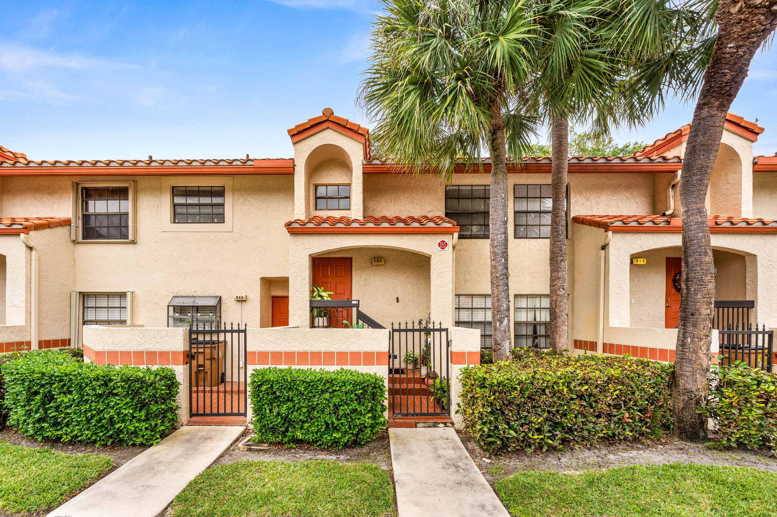 906 CONGRESSIONAL Way 906 Property Photo 1