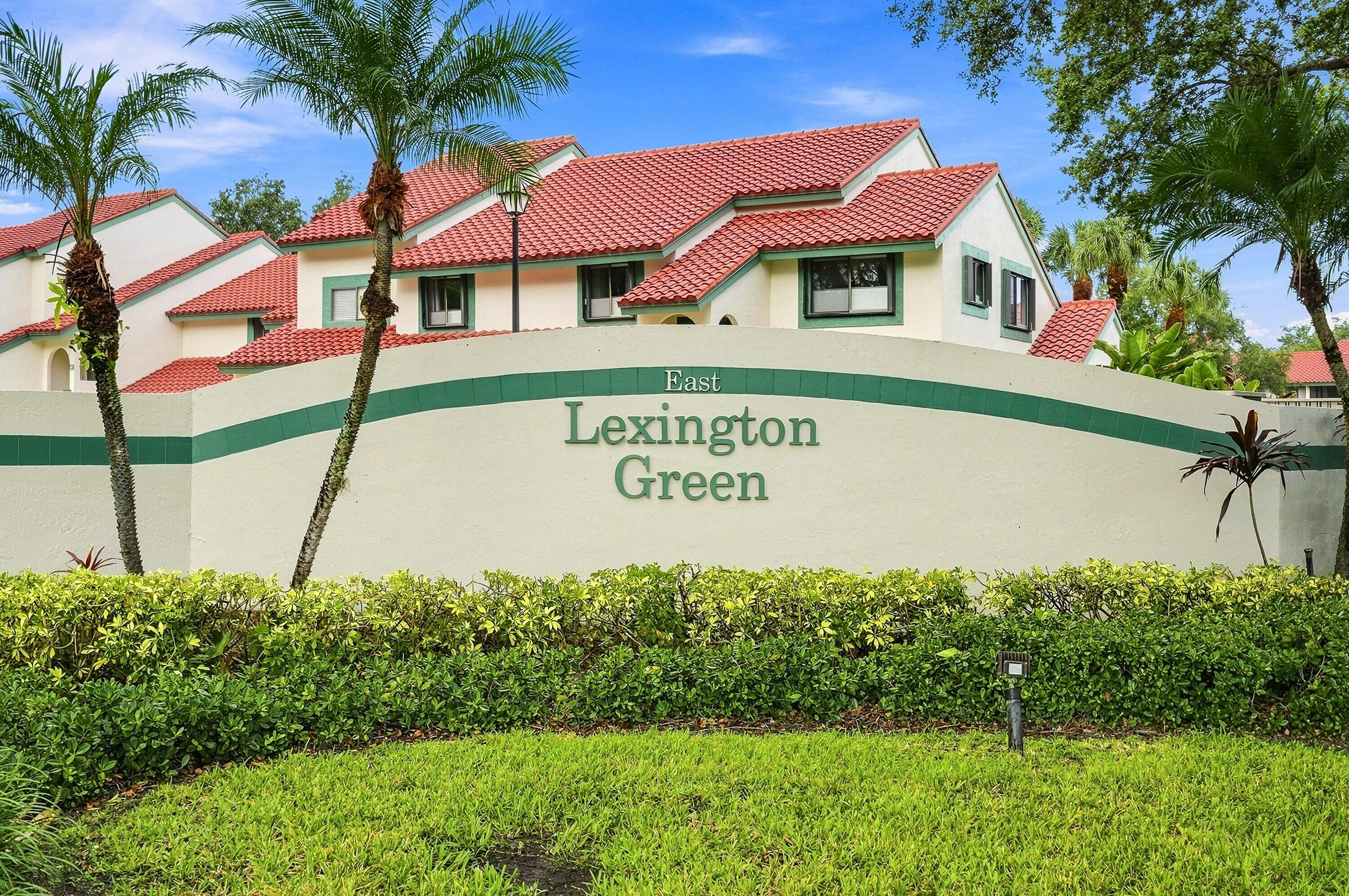 11 Lexington Lane E B Property Photo 1