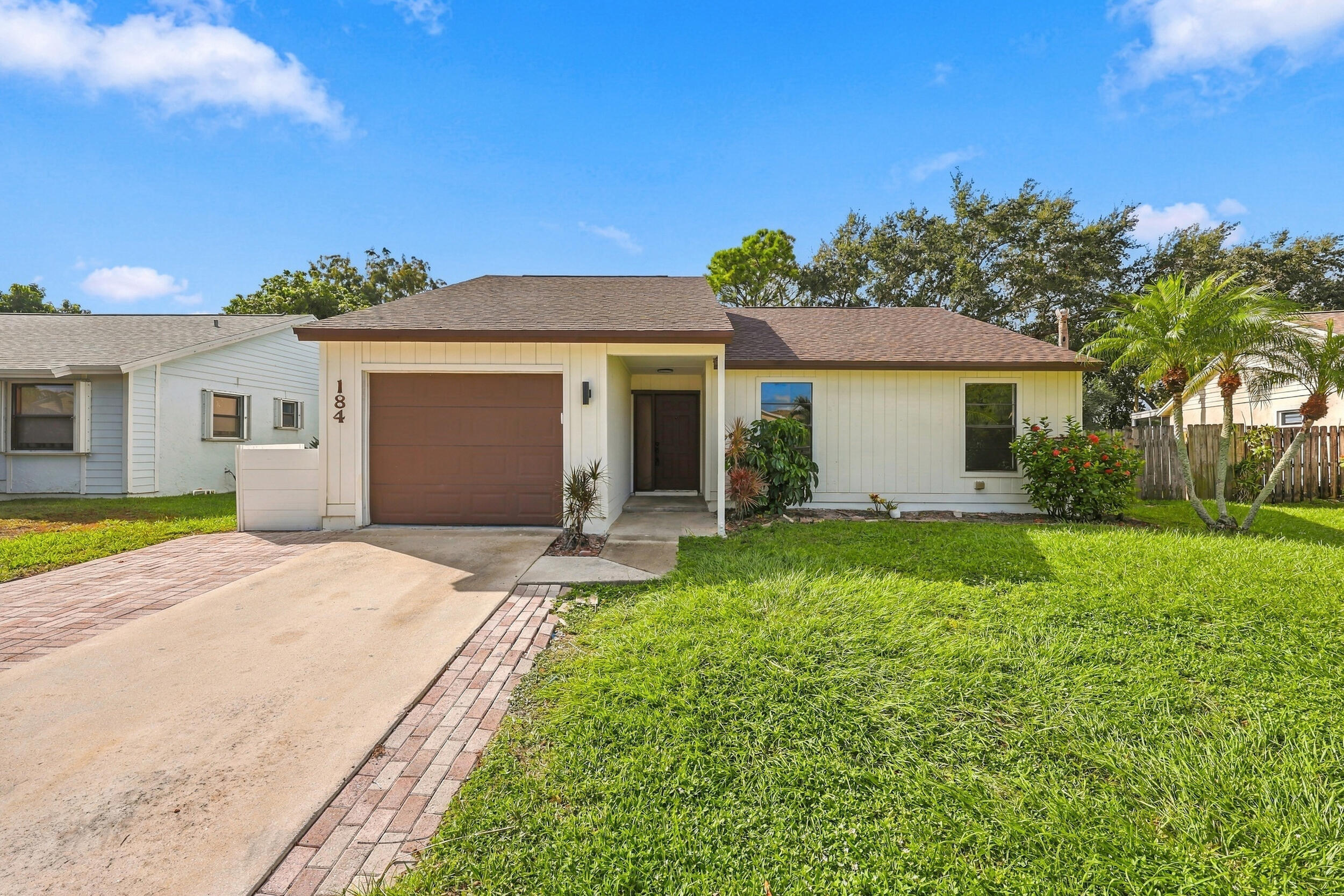 184 GREENTREE Circle