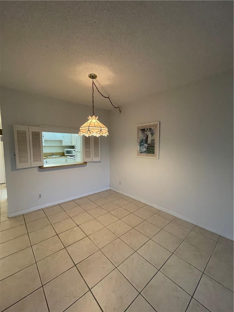 9233 Sw 8th Street 220 Property Photo 10