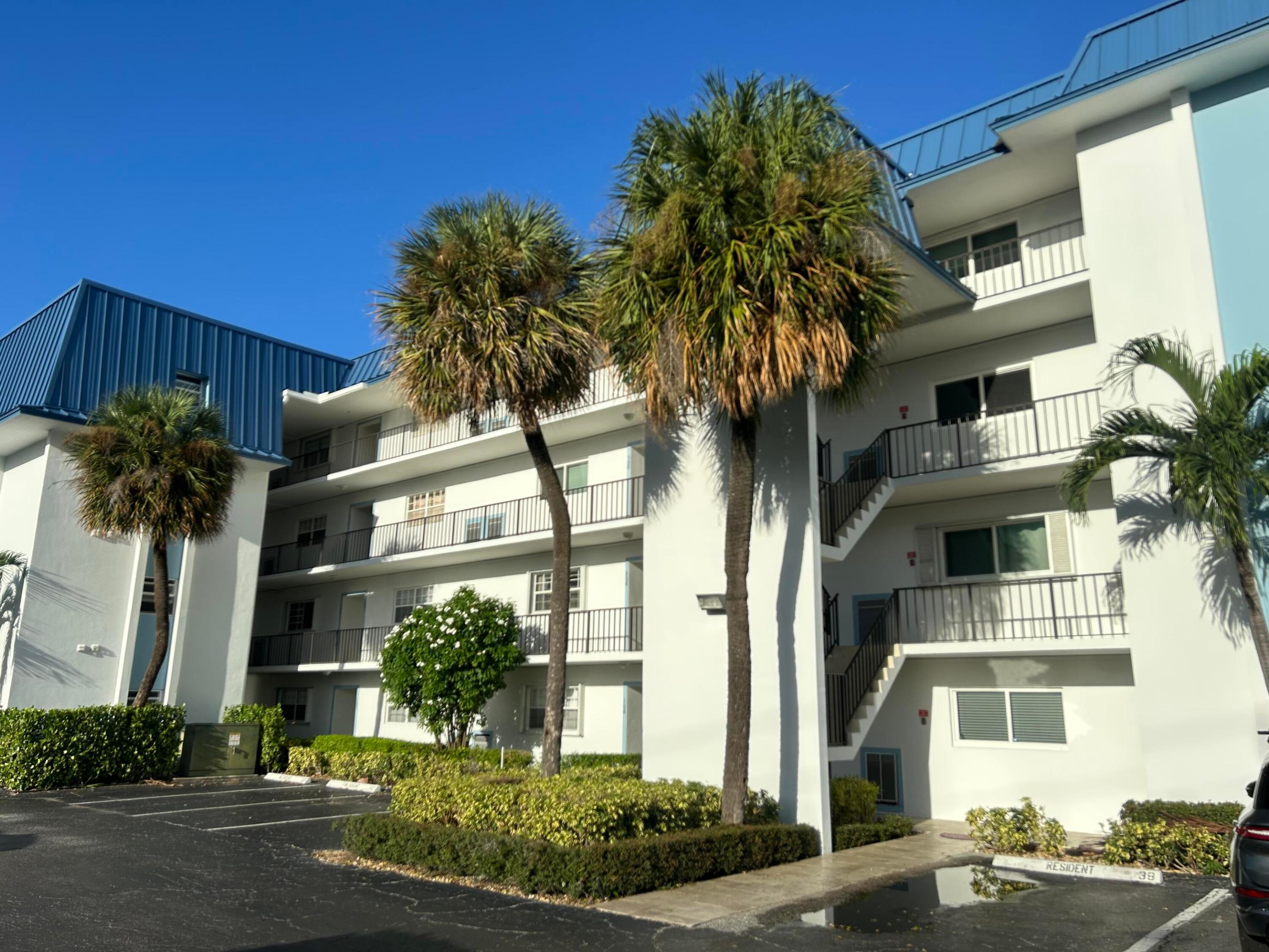 2936 LAKE SHORE Drive 309 Property Photo 1