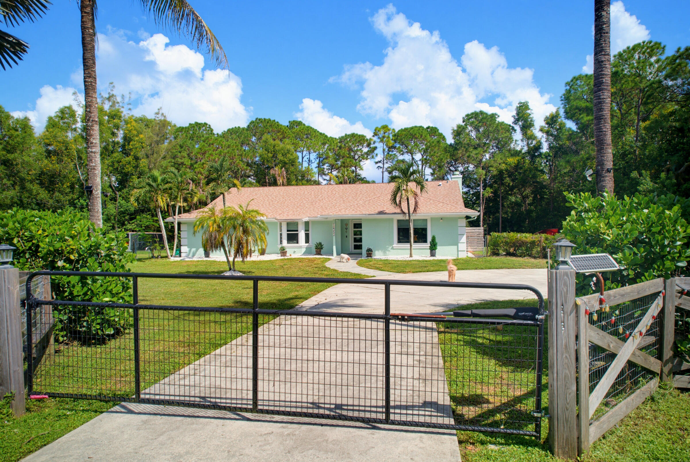 12353 61st Street N Property Photo 1