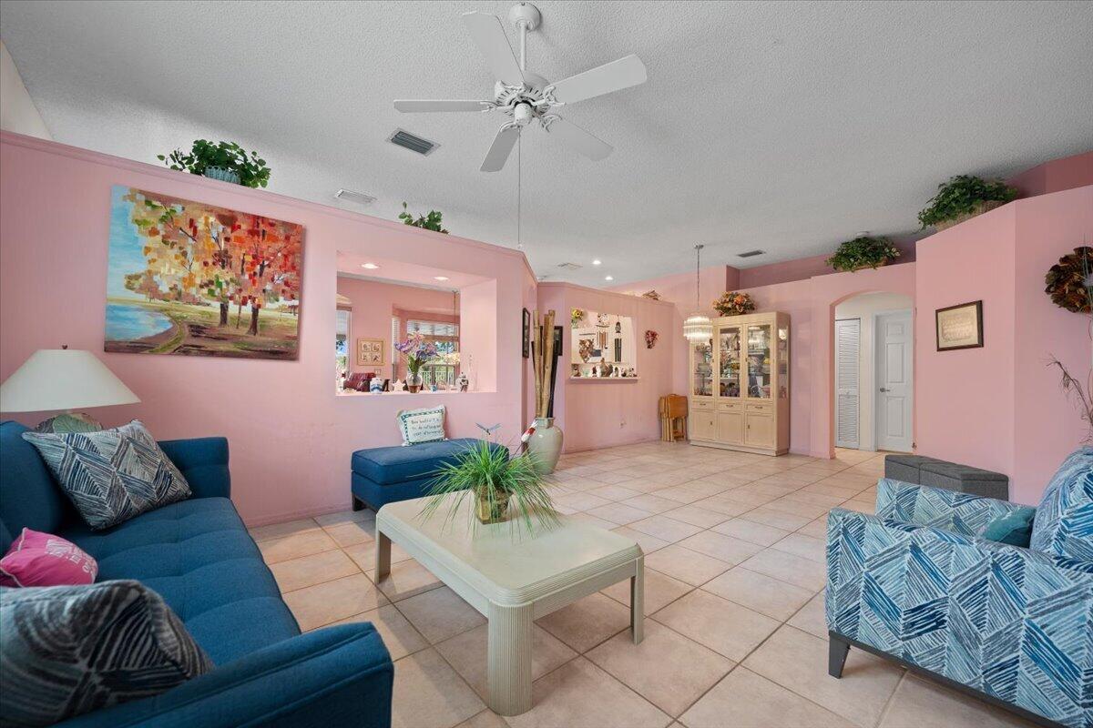 4150 Manor Forest Trail Property Photo 7