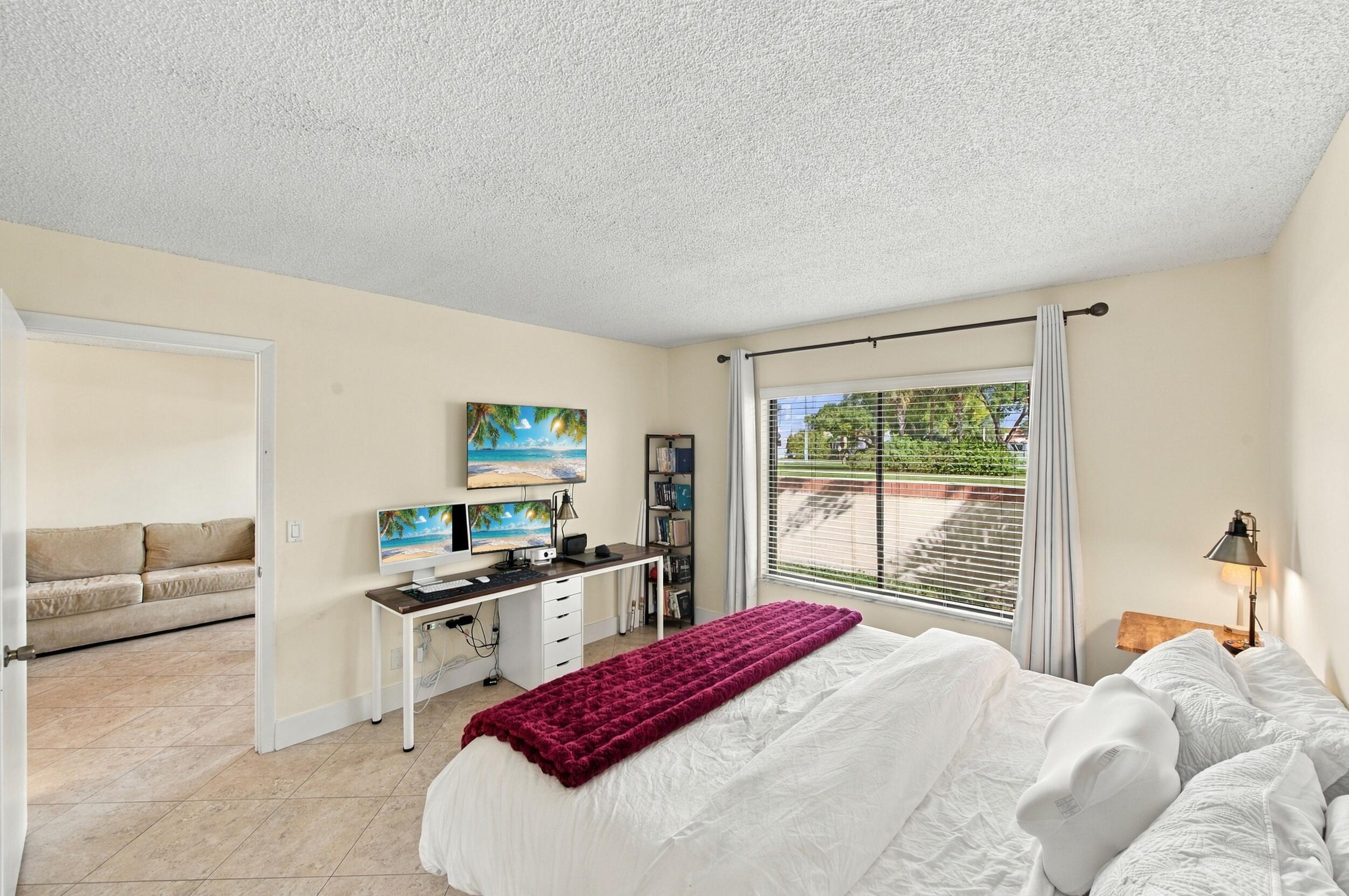 6585 Somerset Drive 102 Property Photo 10
