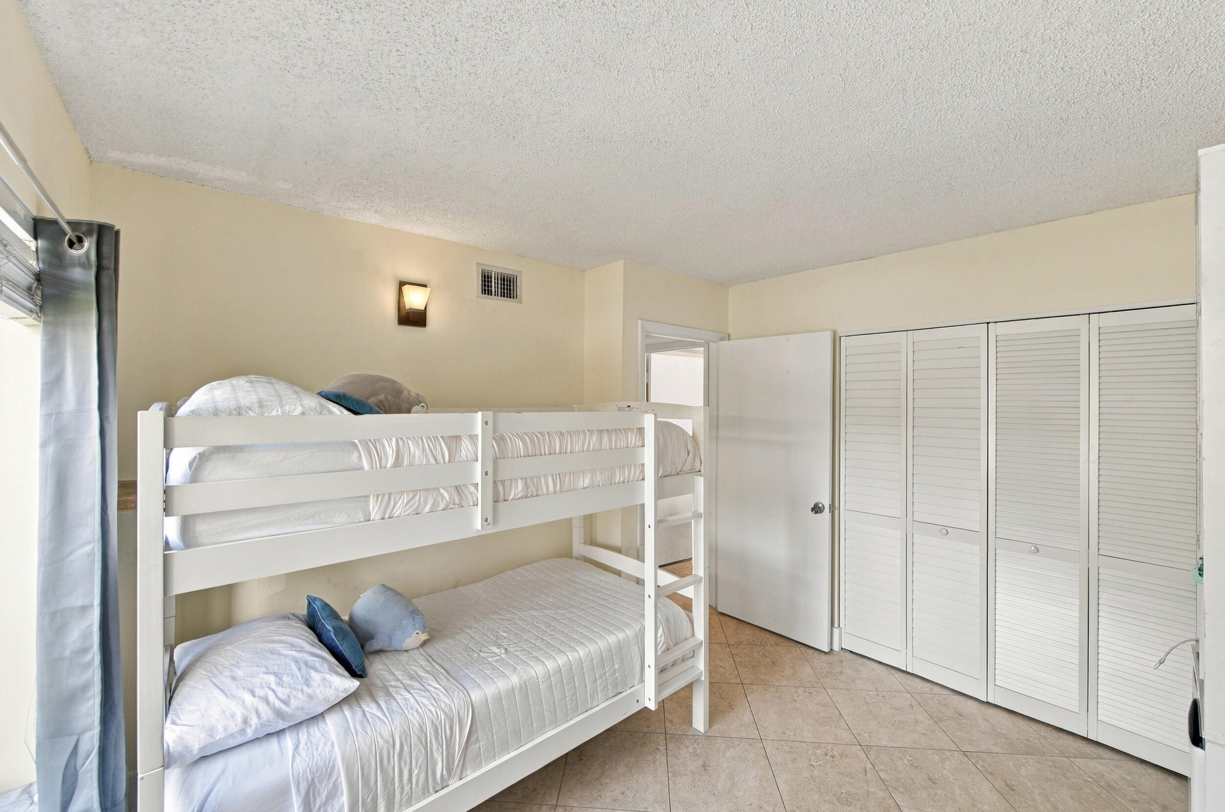 6585 Somerset Drive 102 Property Photo 16