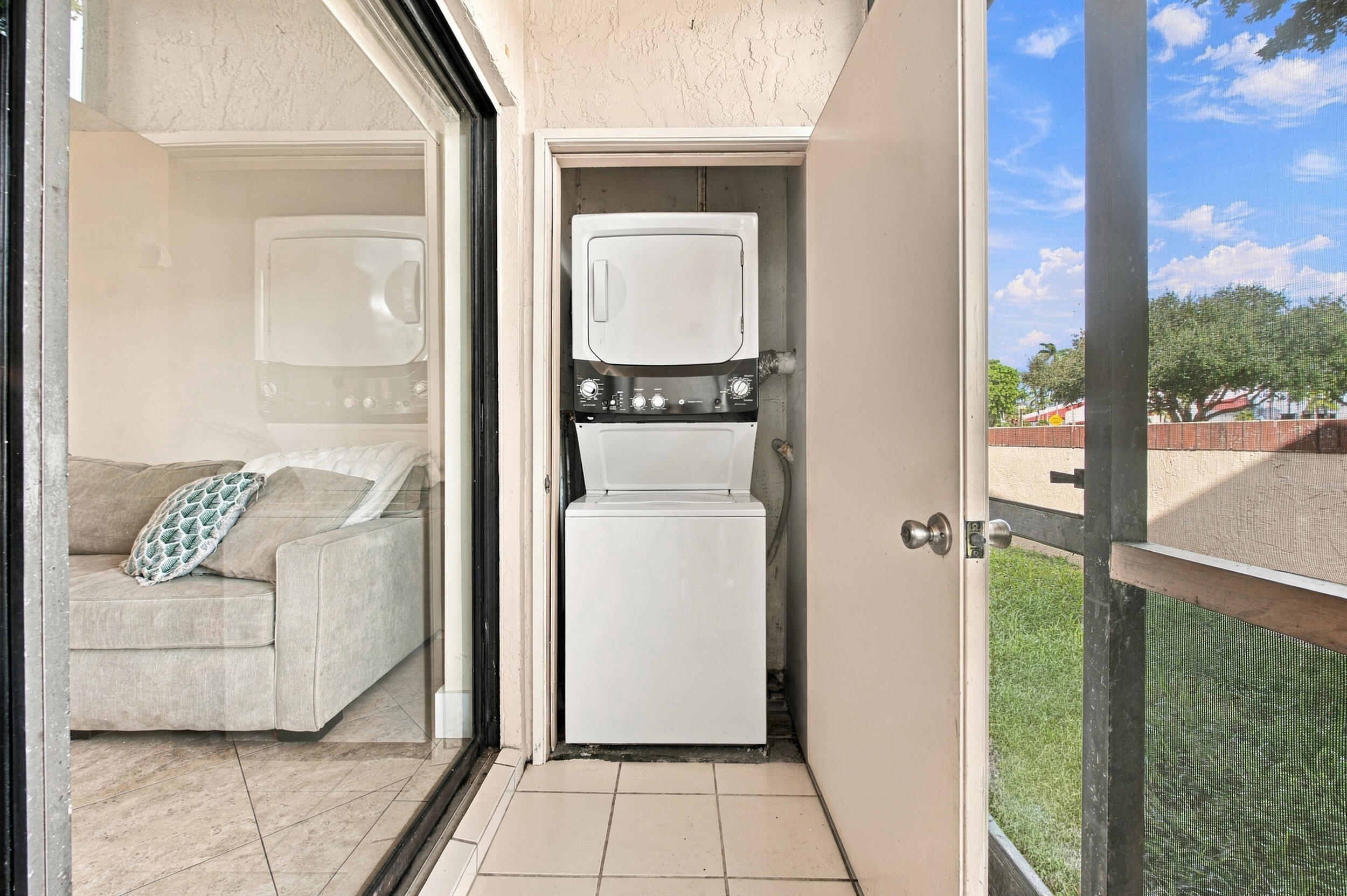 6585 Somerset Drive 102 Property Photo 19