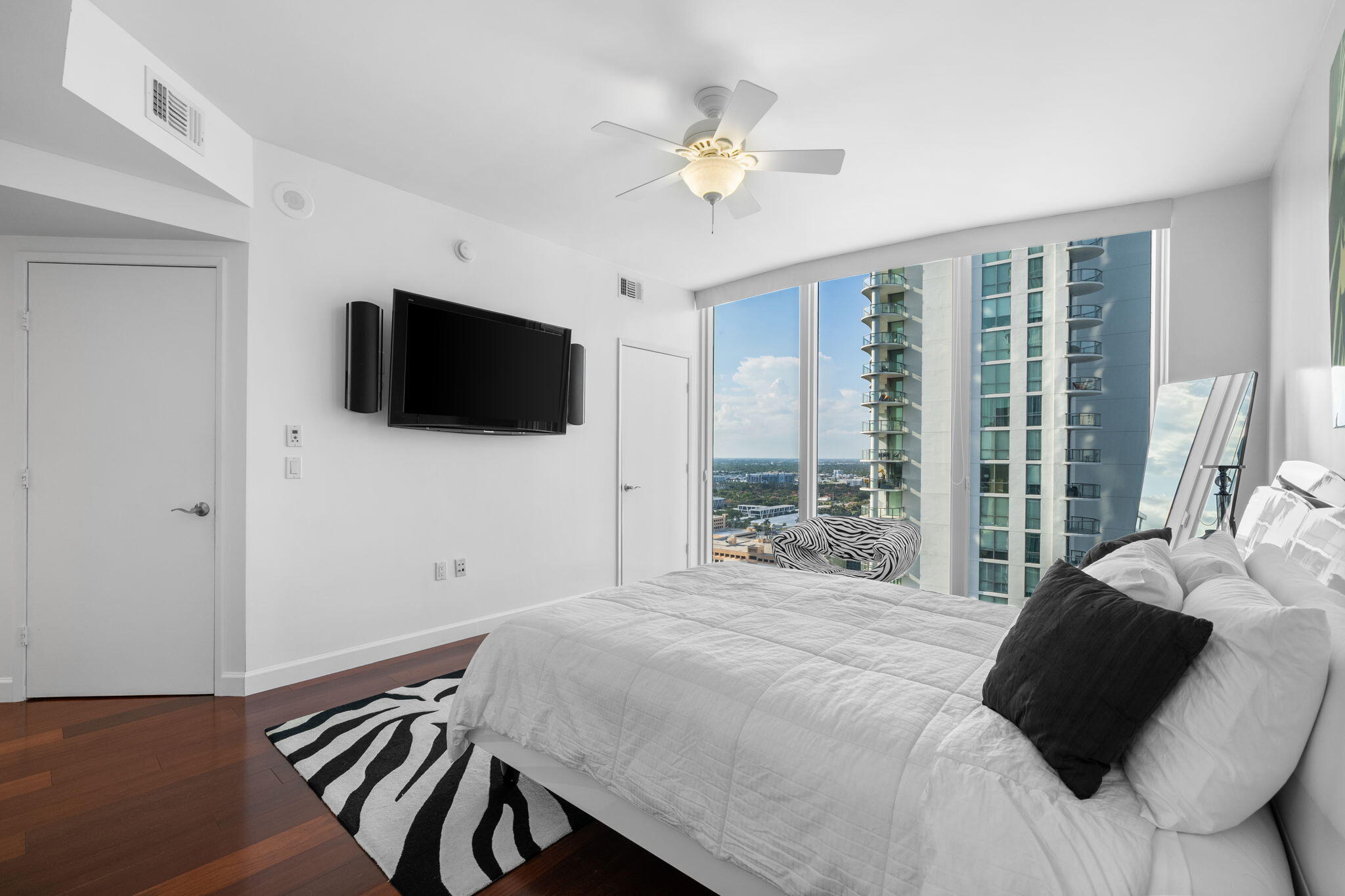 333 Las Olas Way 2702 Property Photo 15