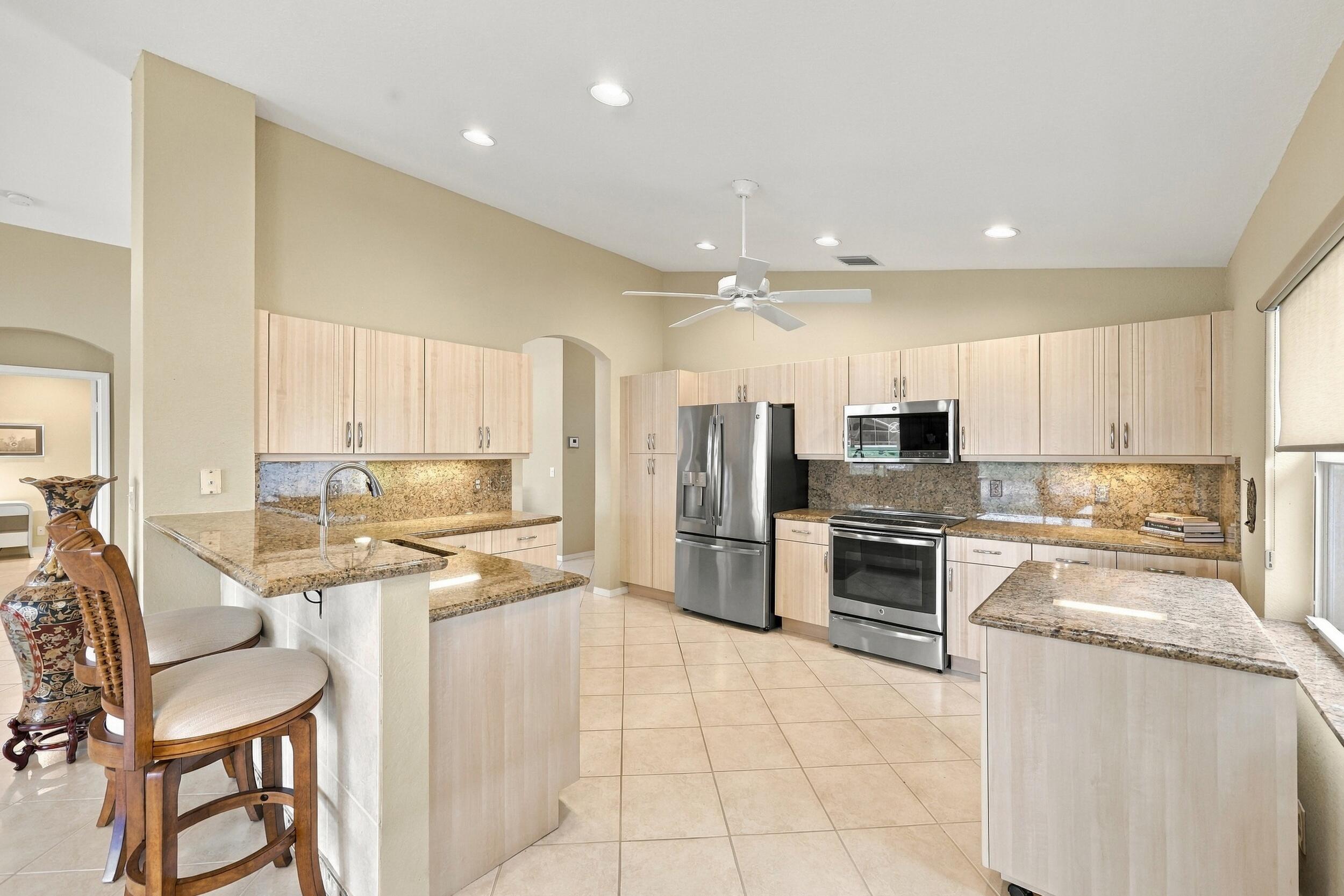 7118 Treviso Lane Property Photo 1