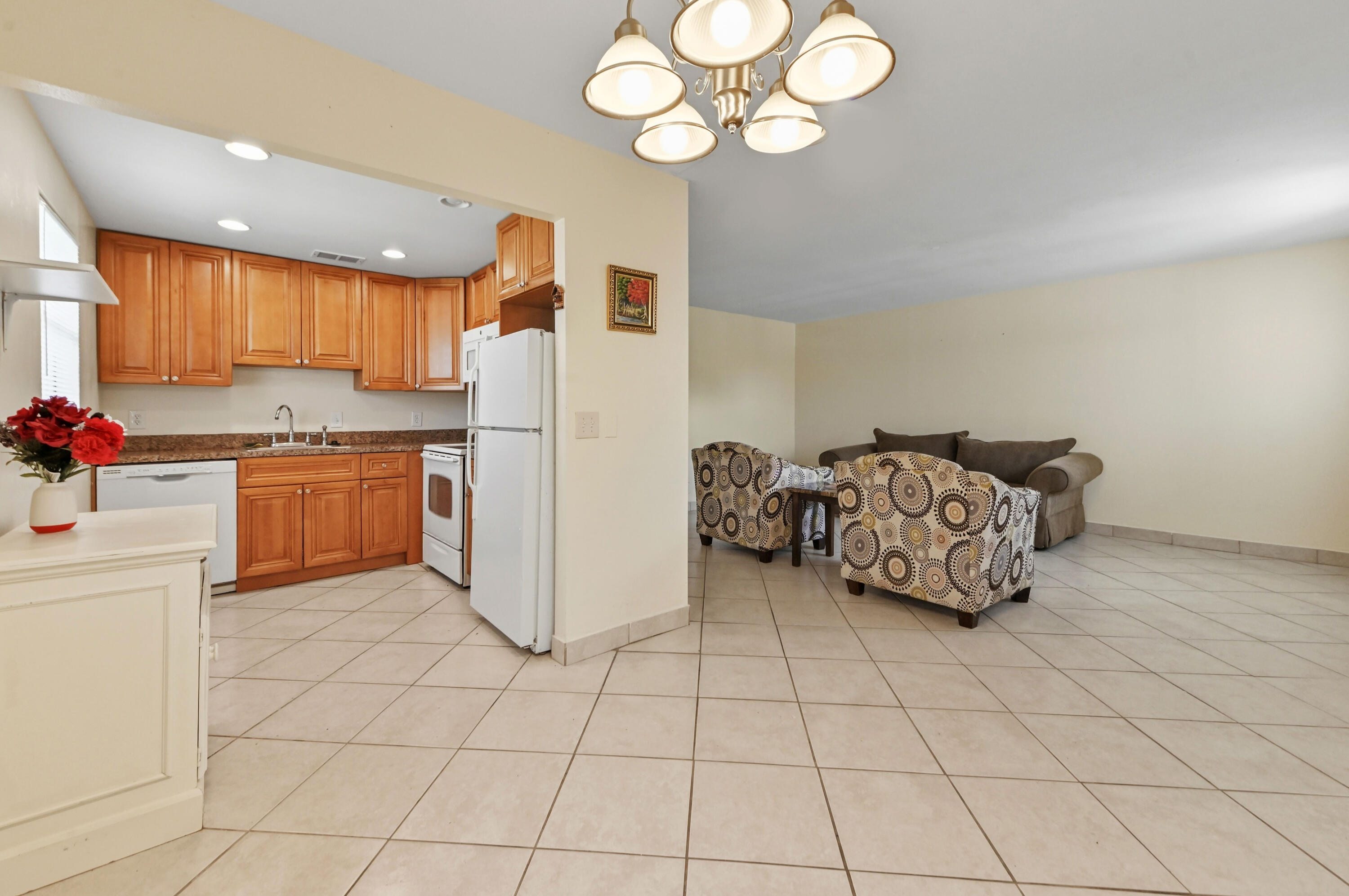 525 Monaco K Property Photo 3