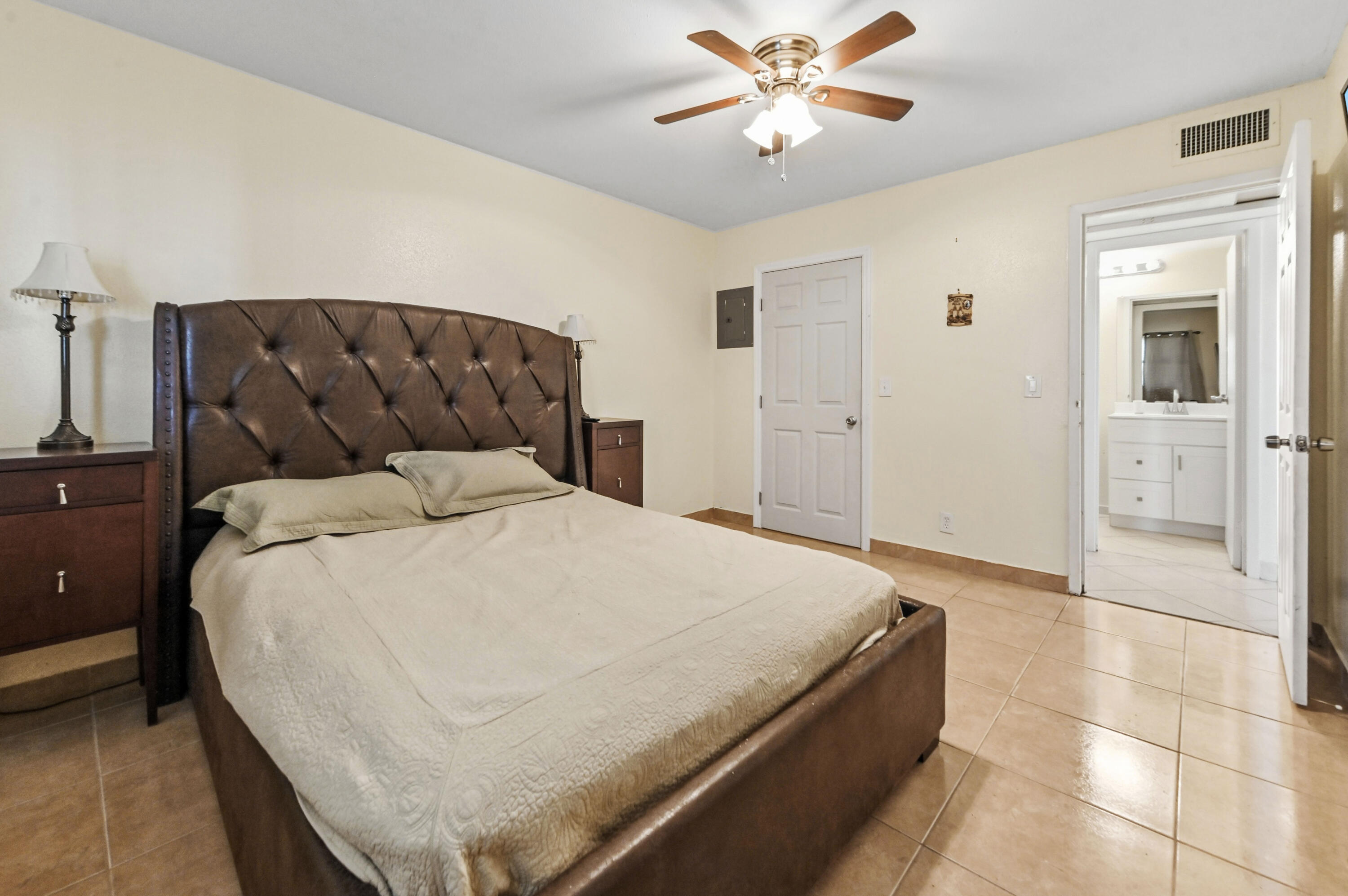 525 Monaco K Property Photo 10