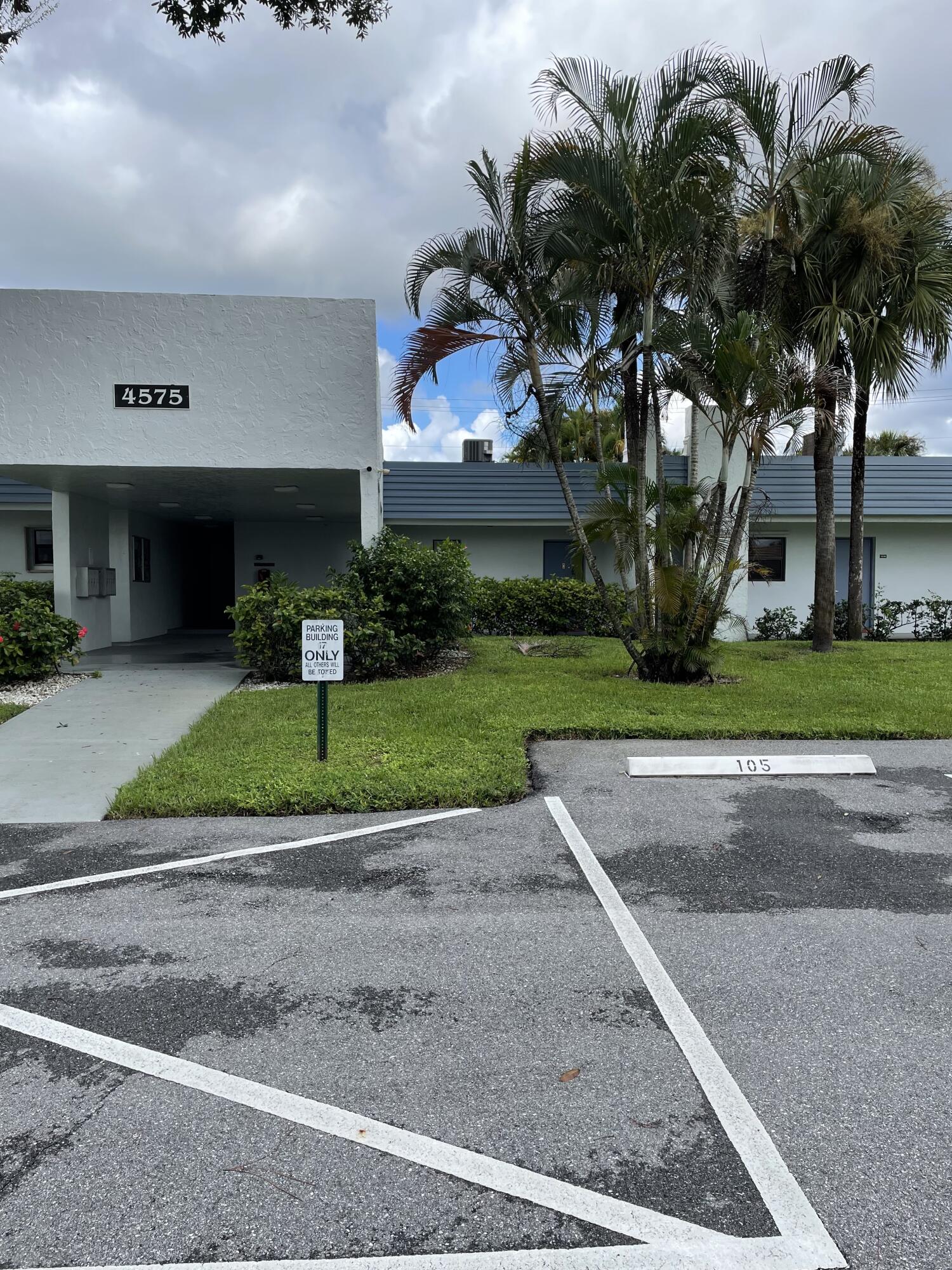 4575 Lucerne Lakes Boulevard W 105 Property Photo 1