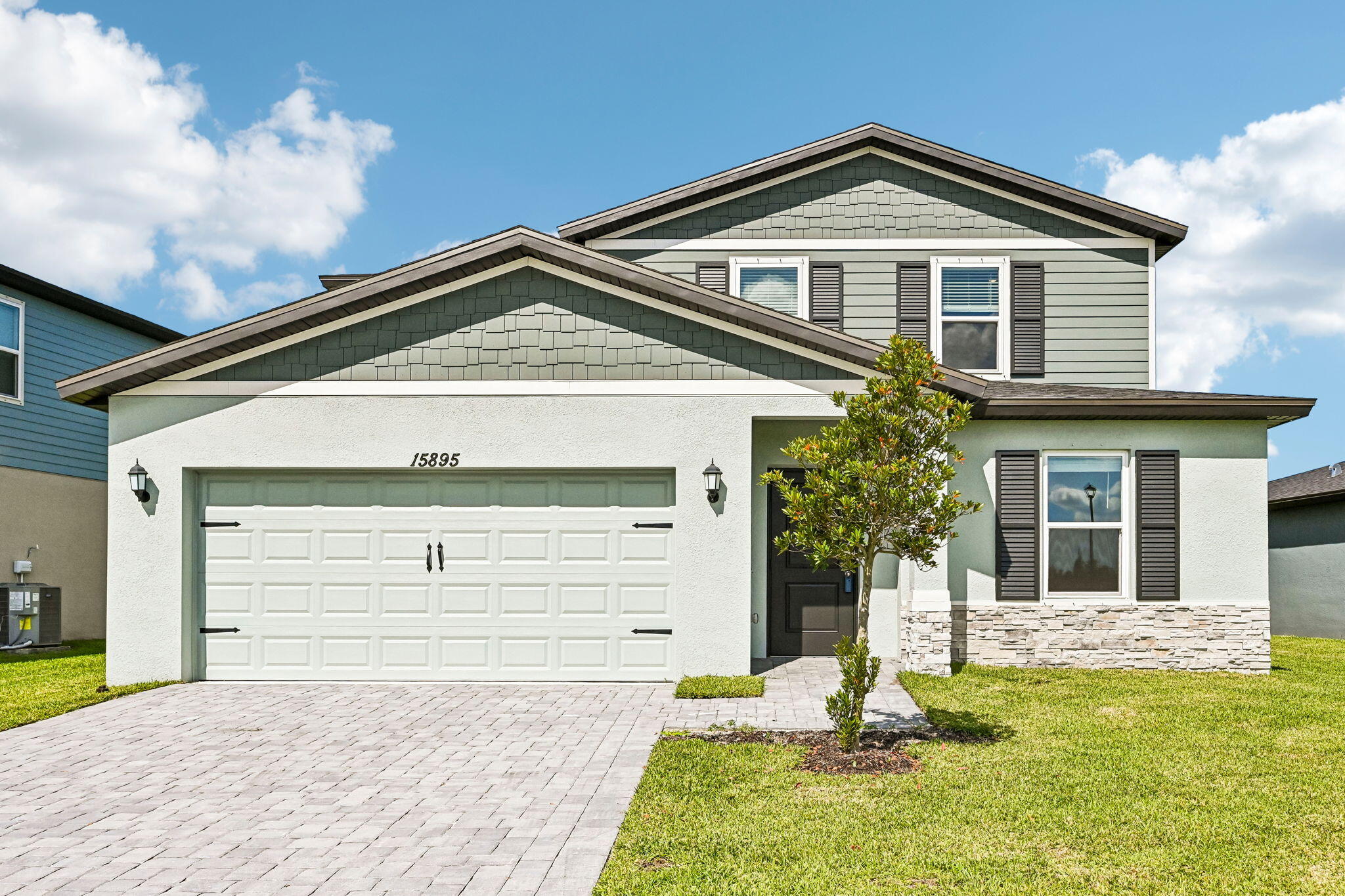 15895 Sw Vine Drive Property Photo 1