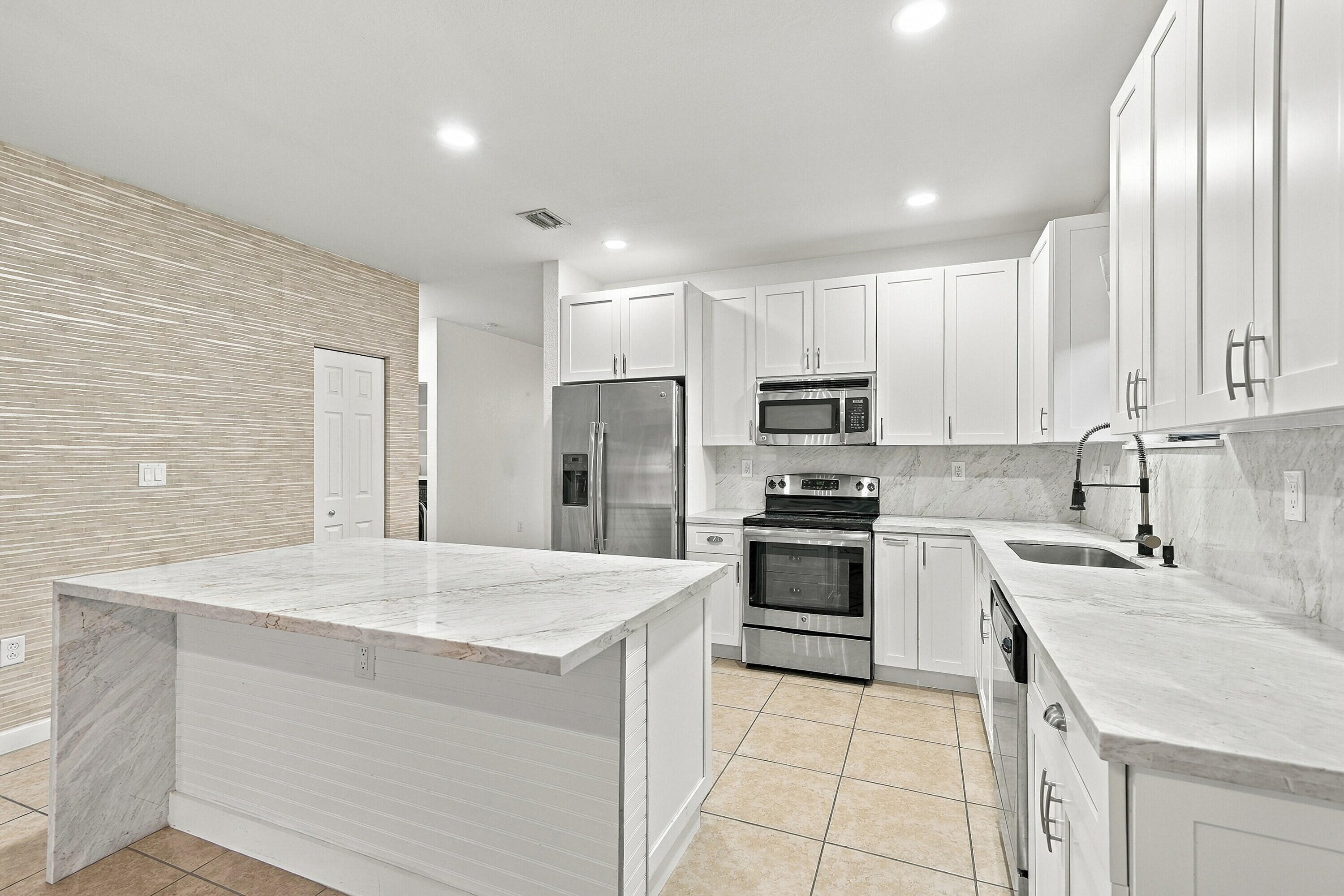 11744 Sw 151st Path Property Photo 12