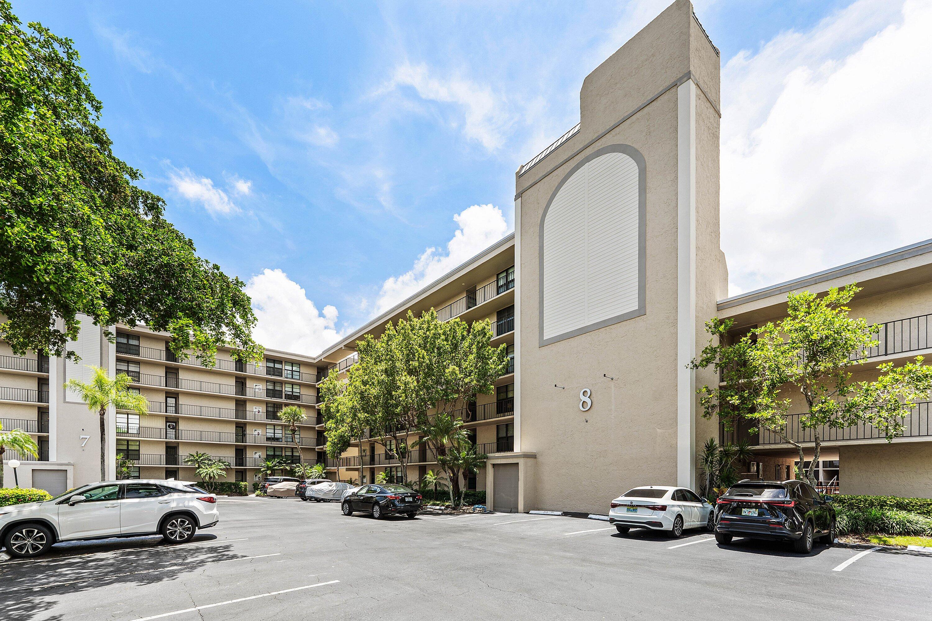 8 N Royal Palm Way 6040 Property Photo 1