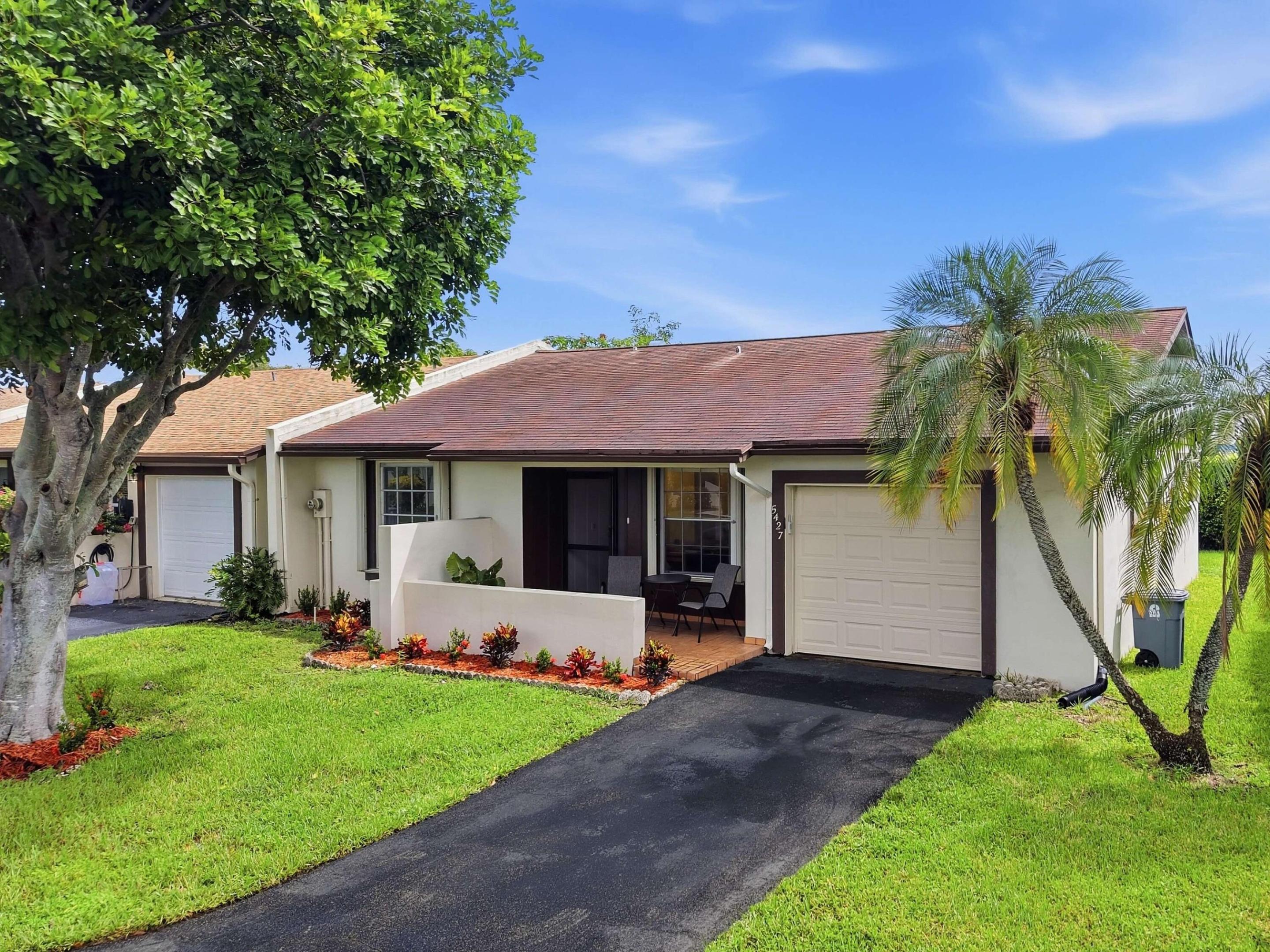 5427 LAUREL OAK Street